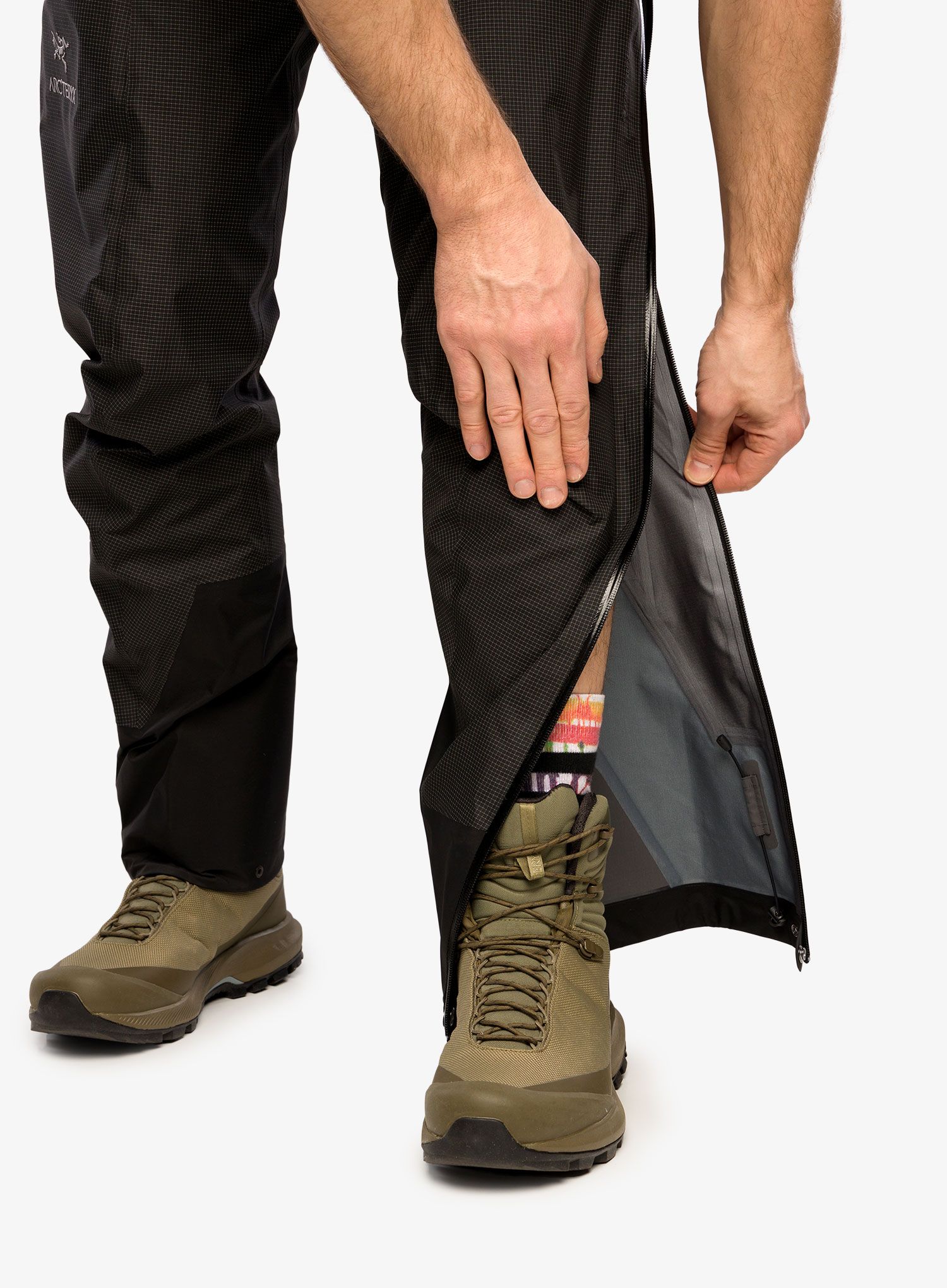 GORE-TEX hlače Arcteryx Alpha Pant - black