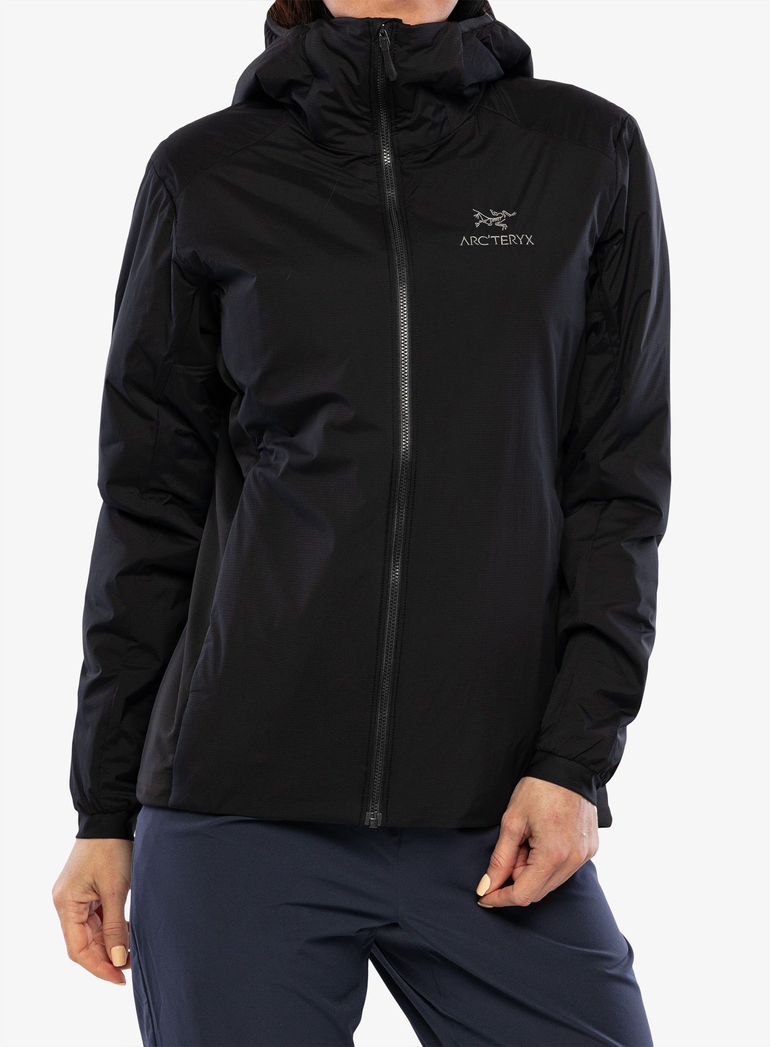 Jakna s postavom ženska Arcteryx Atom Hoody - black