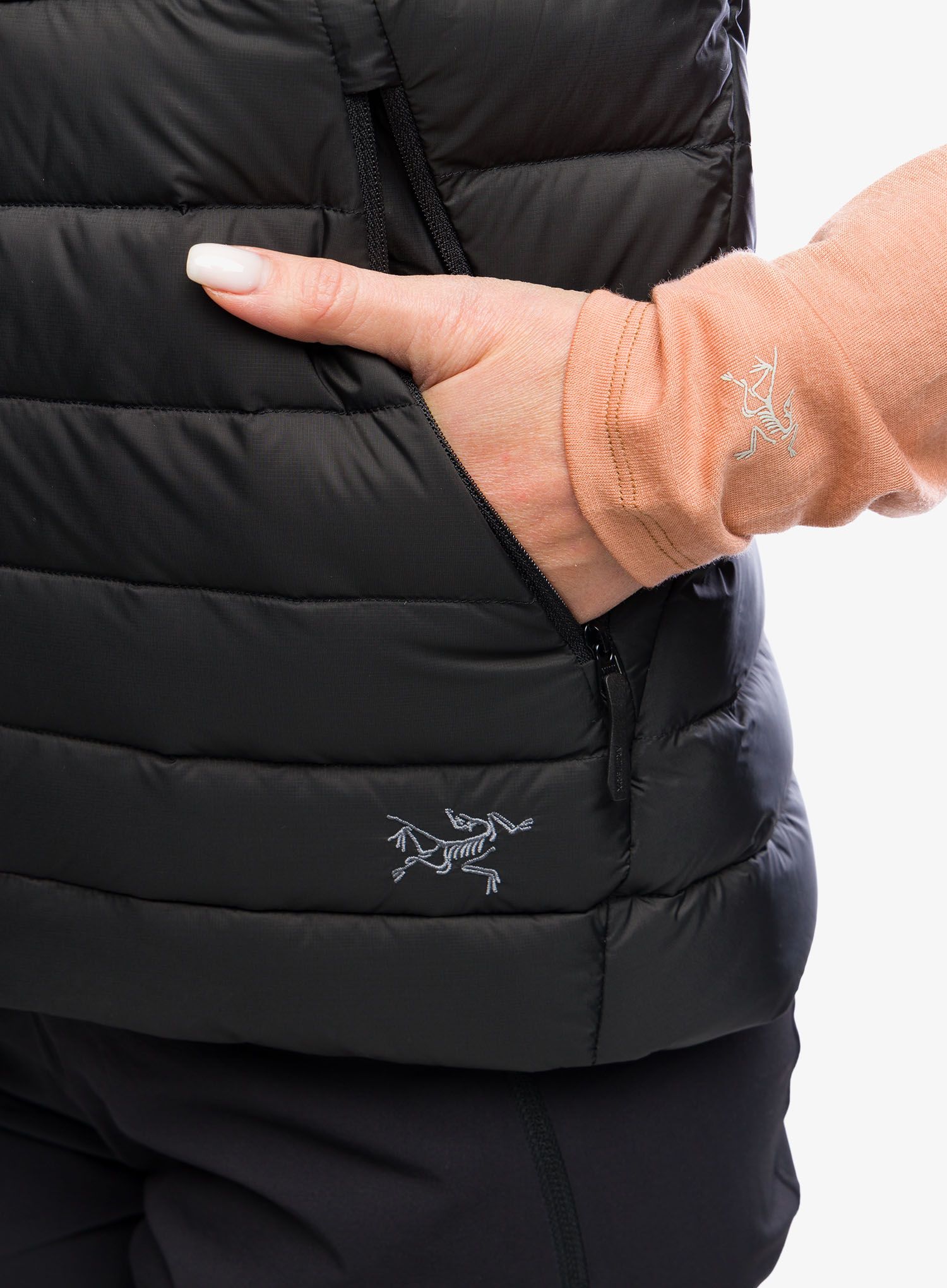 Ženski perjani prsluk Arcteryx Cerium Vest - blk