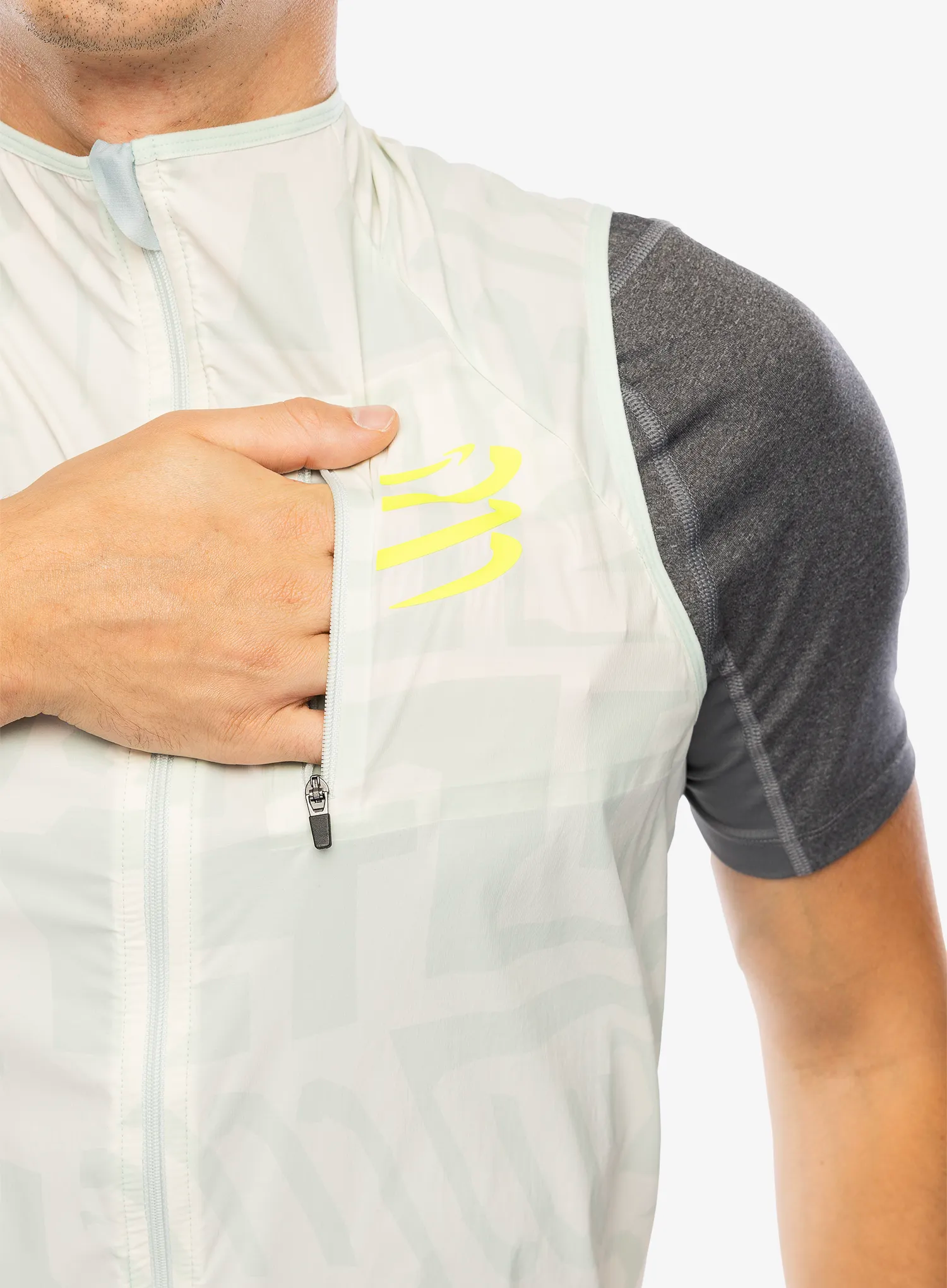 Prsluk Compressport Hurricane Windproof Vest M - sugar/ice print