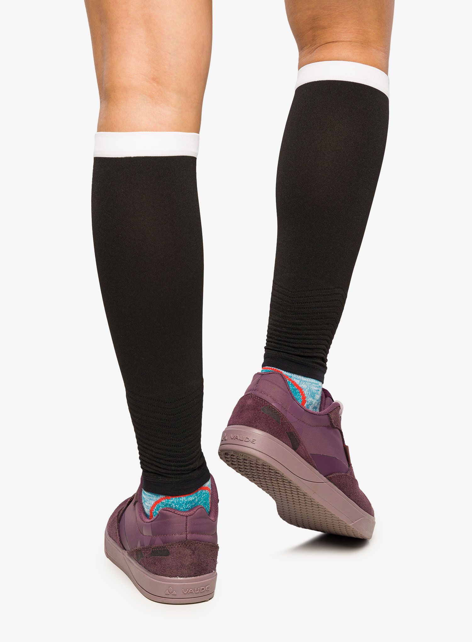 Kompresijske nogavice Compressport R2v2 - black