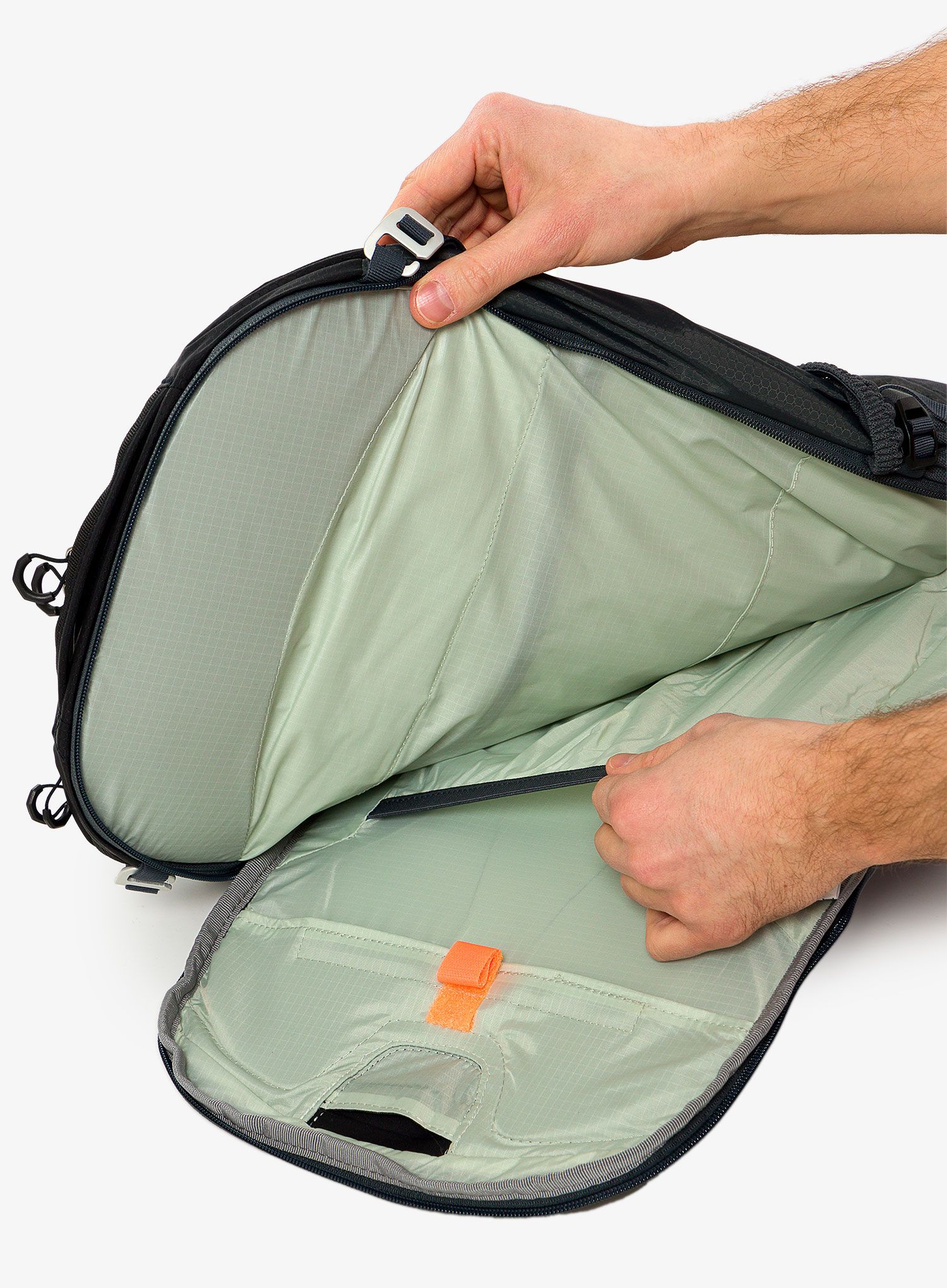 Biciklistički ruksak Deuter Trans Alpine Pro 28 - black/graphite