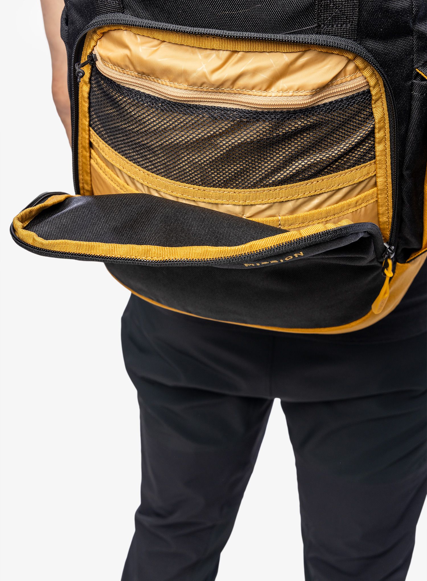 Urbani ruksak Evoc Mission 22 - black