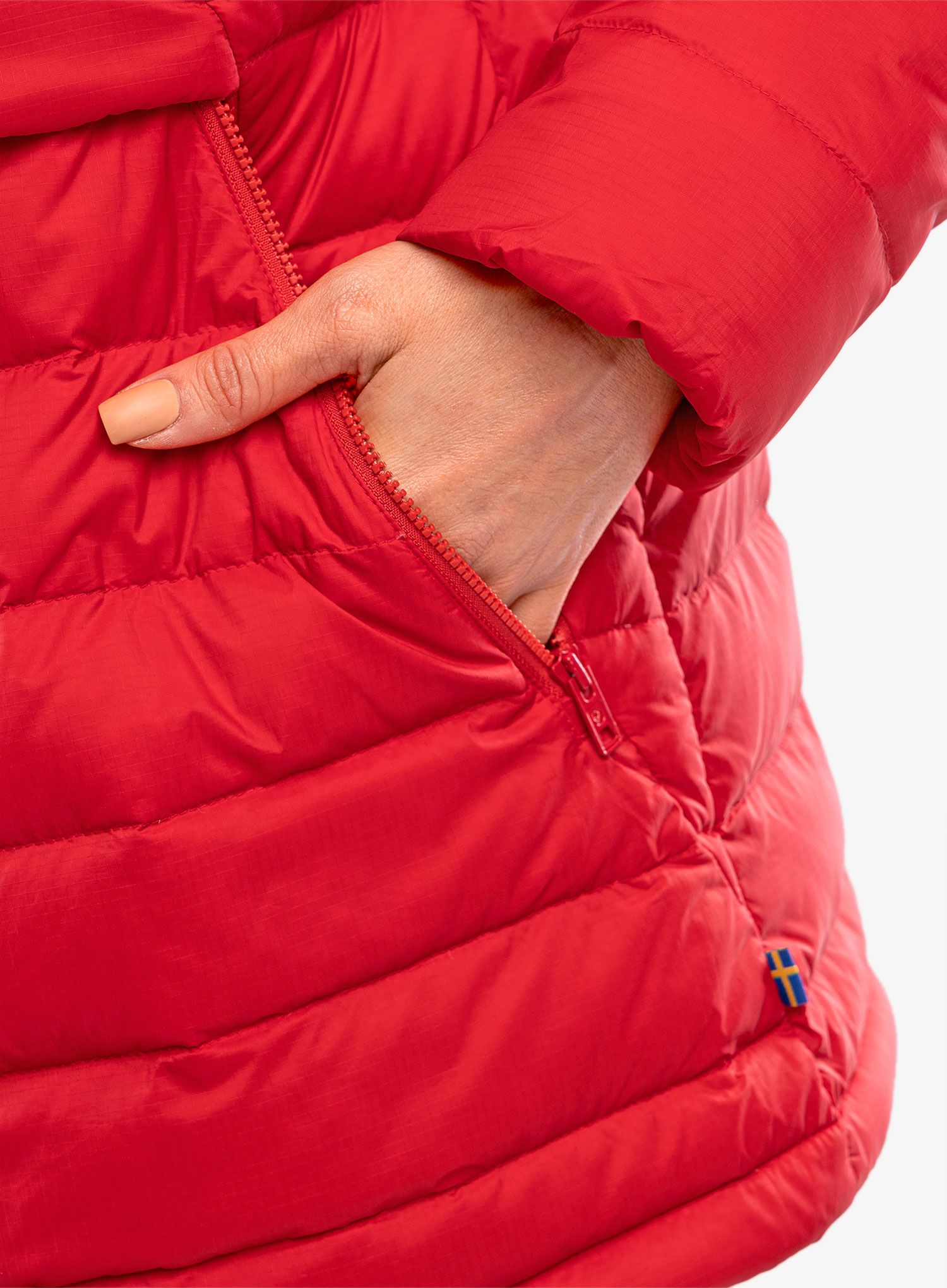 Ženska perjana jakna Fjallraven Expedition Pack Down Anorak - true red