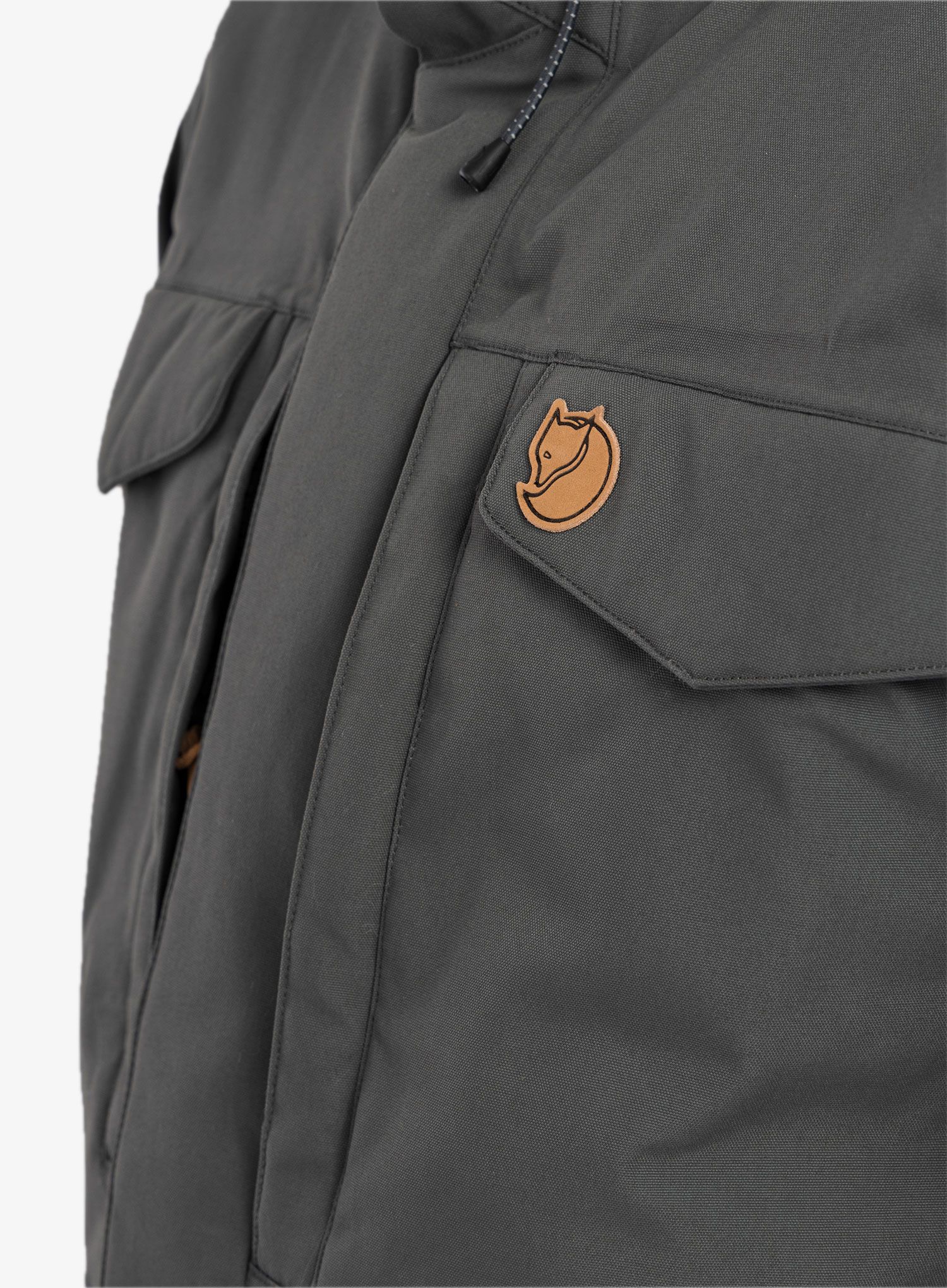 Jakna s postavom Fjallraven Nuuk Parka - basalt