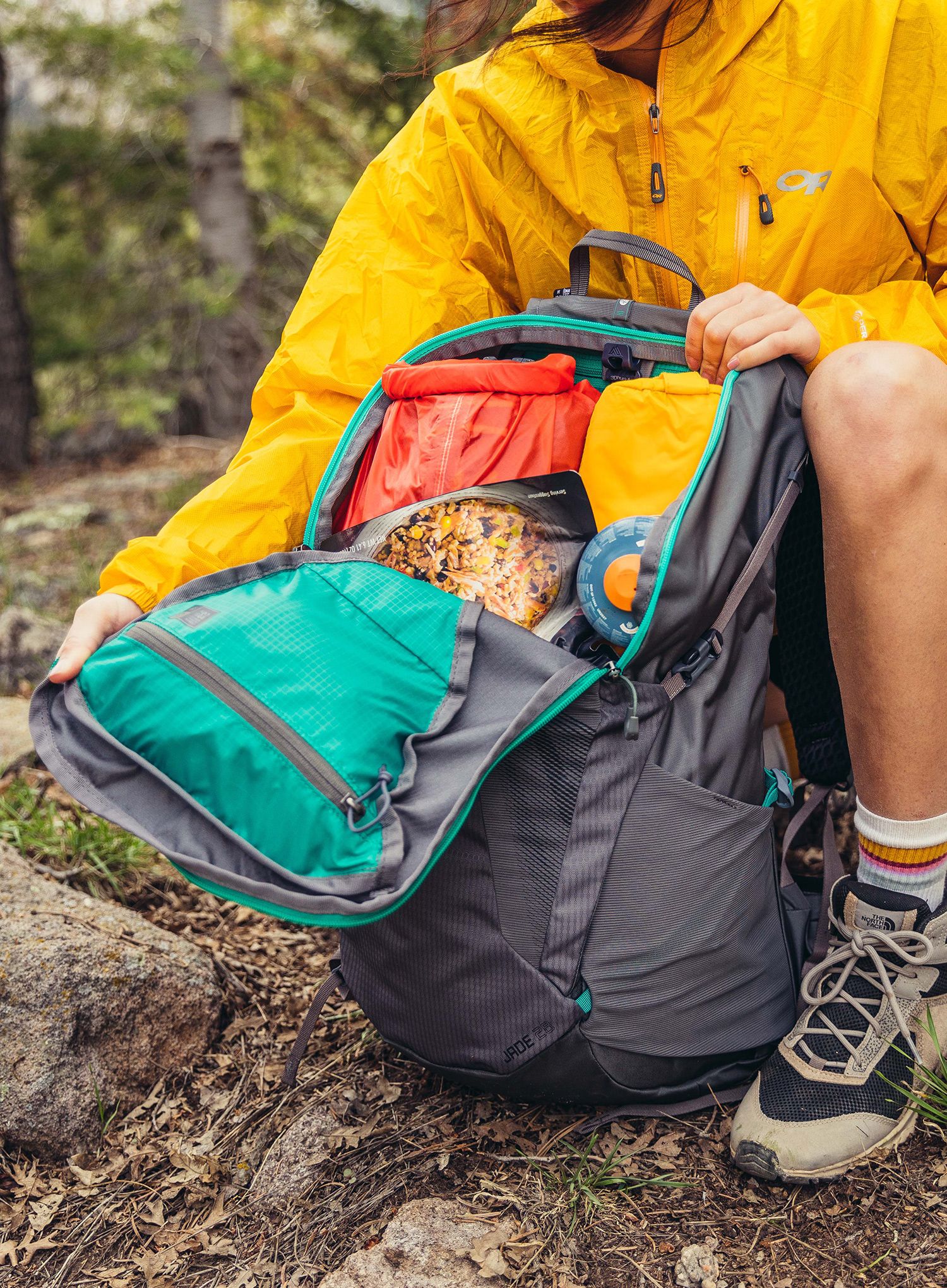 Ženski trekking ruksak Gregory Jade 28 - mist grey