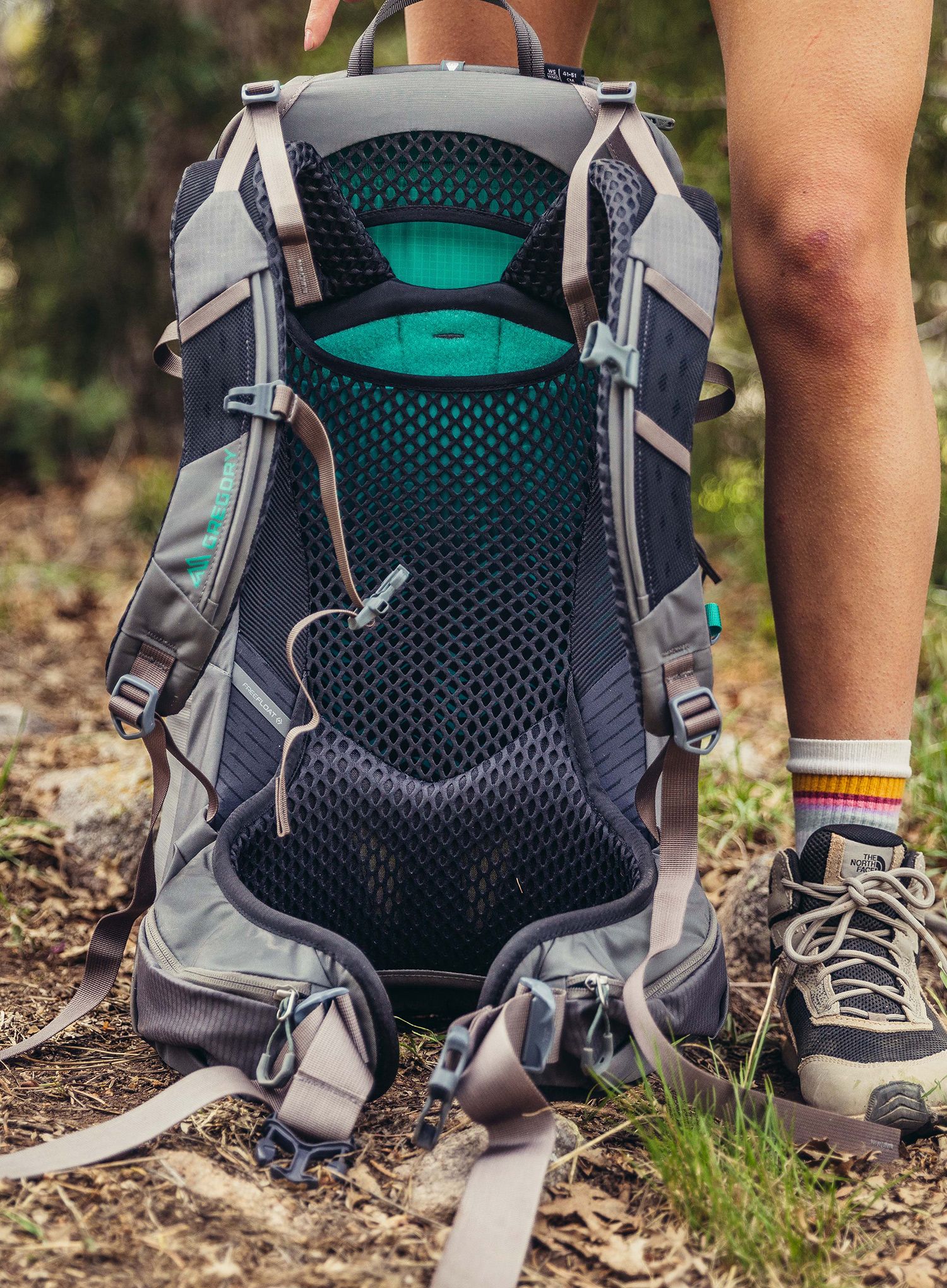 Ženski trekking ruksak Gregory Jade 28 - mist grey