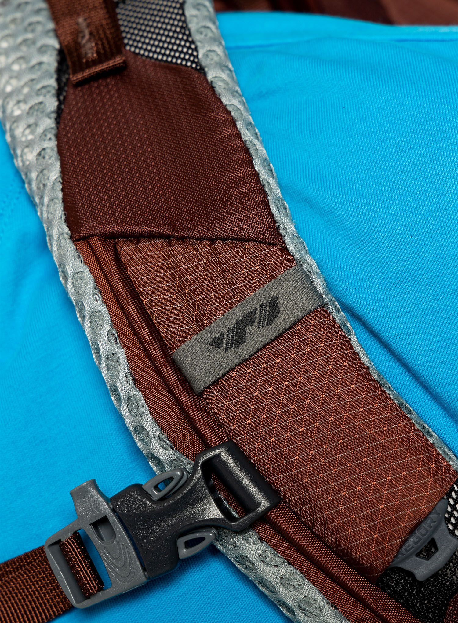 Ženski trekking ruksak Gregory Maven 45 - rosewood red