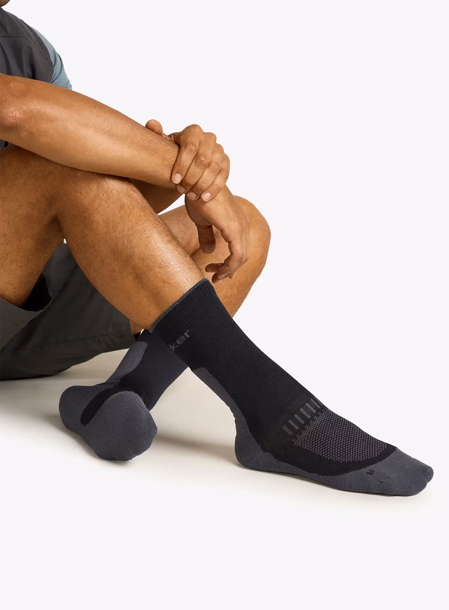Planinarske čarape Icebreaker Merino Hike+ Light Crew - obsidian