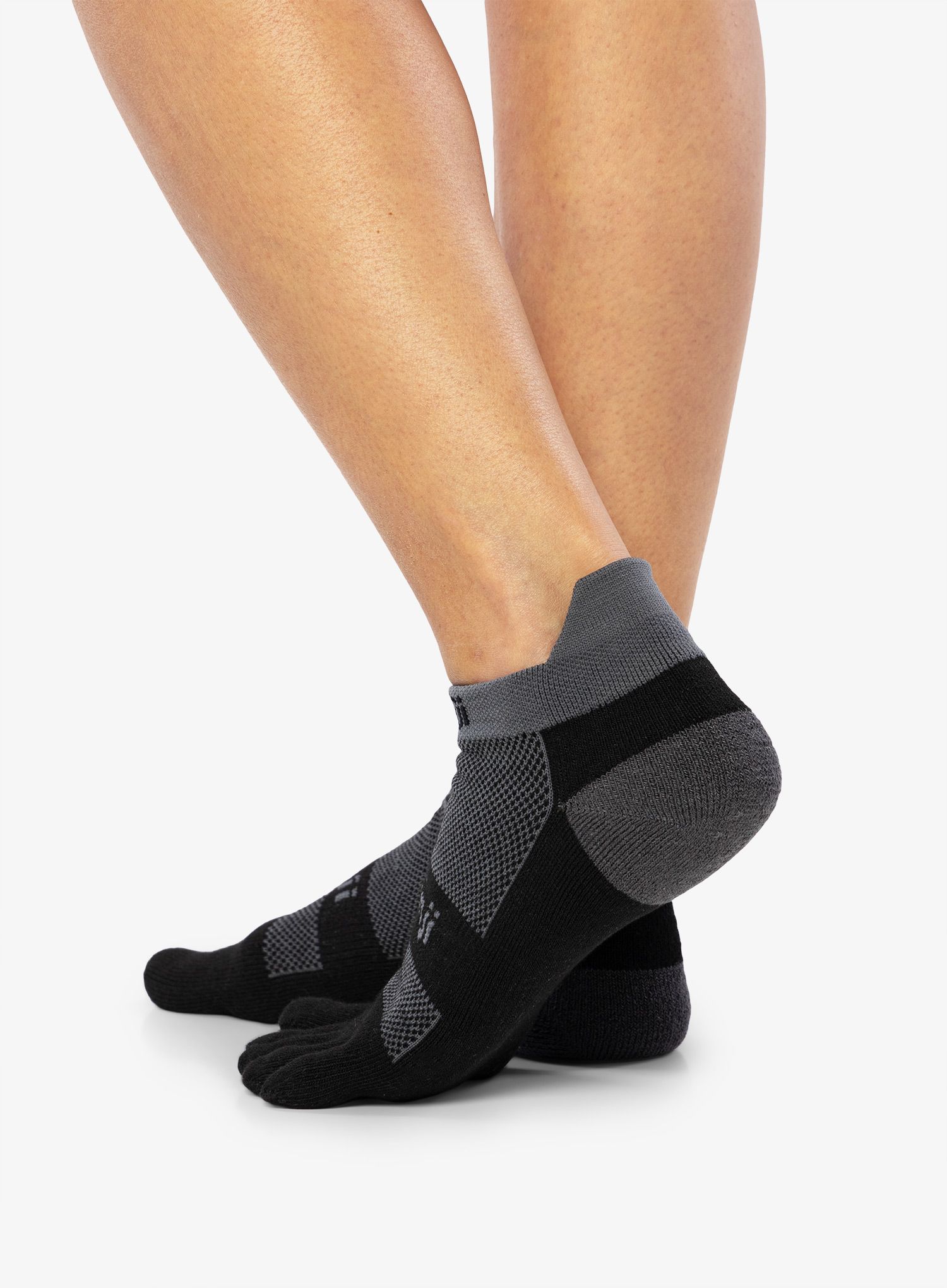 Čarape za trčanje Injinji Run Midweight No-Show - black/grey