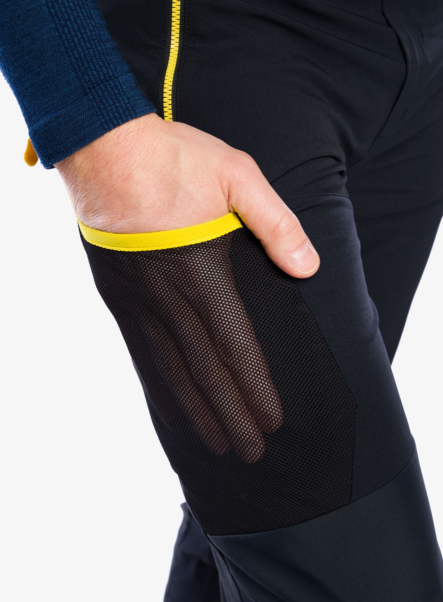 Hlače La Sportiva Aequilibrium Softshell Pant - black
