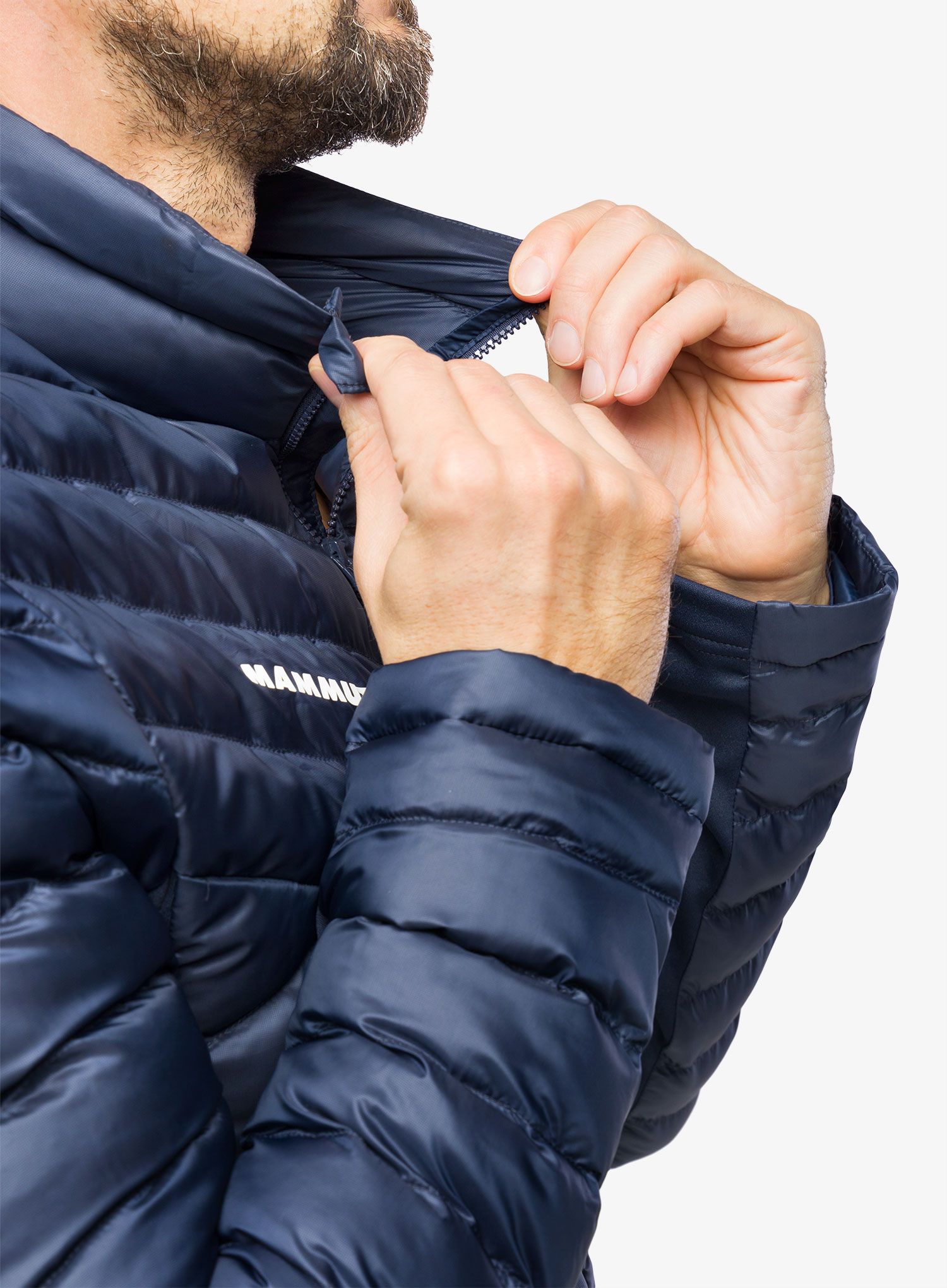 Jakna s postavom Mammut Albula IN Hybrid Jacket - marine