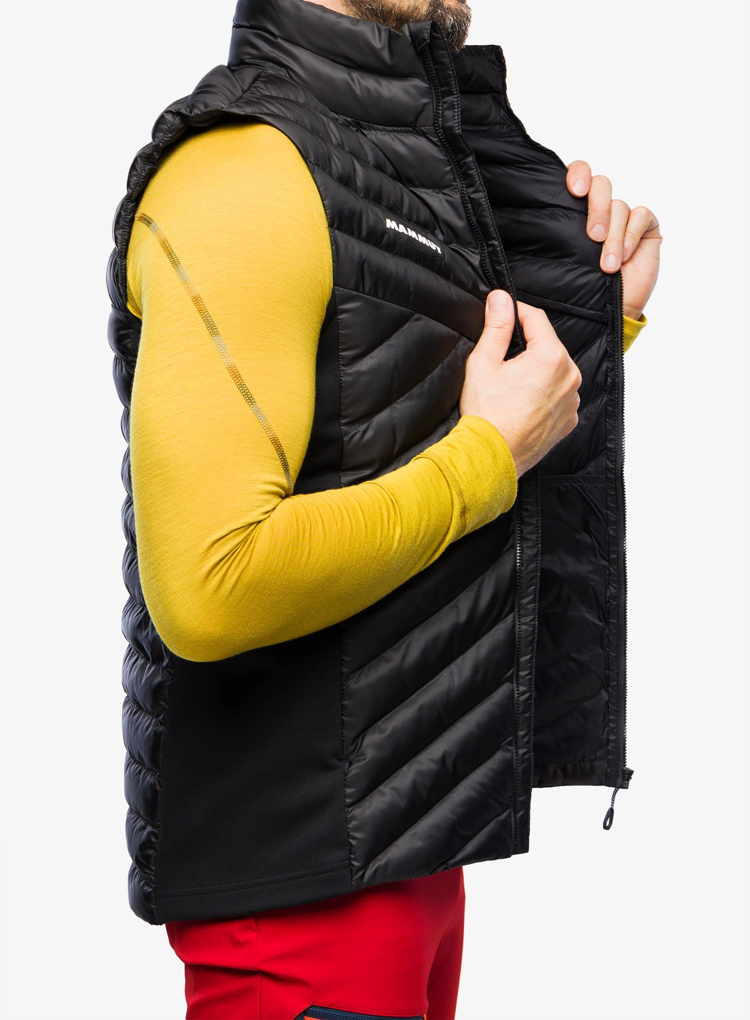 Prsluk s postavom Mammut Albula IN Hybrid Vest - black