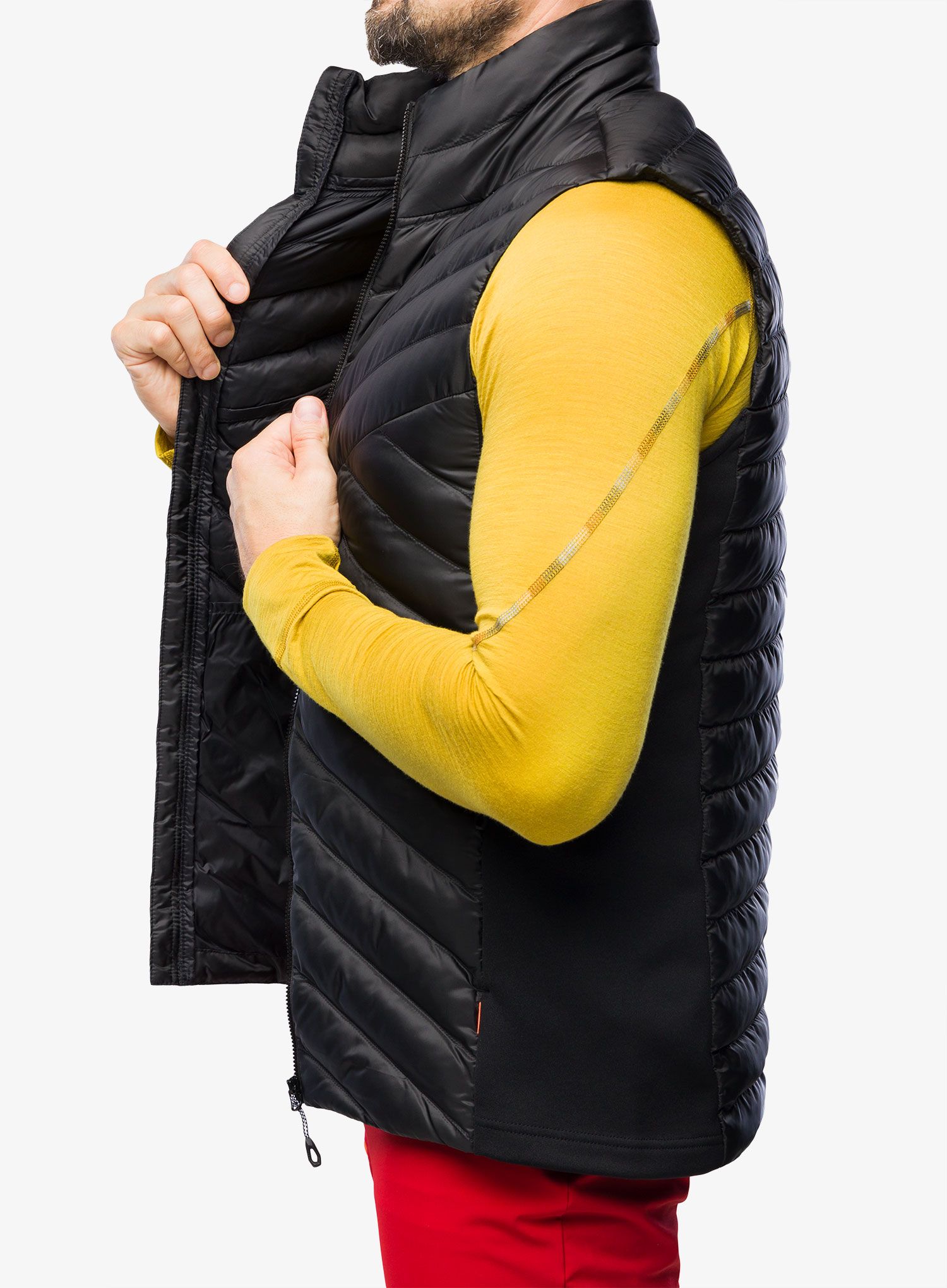 Prsluk s postavom Mammut Albula IN Hybrid Vest - black