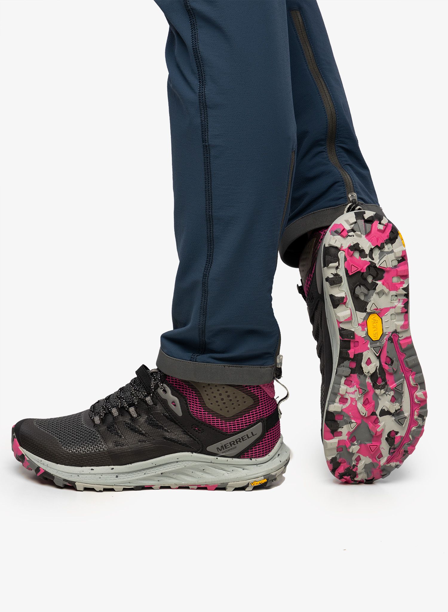 Ženske planinarske cipele Merrell Antora 3 Mid WP - black/fuchsia