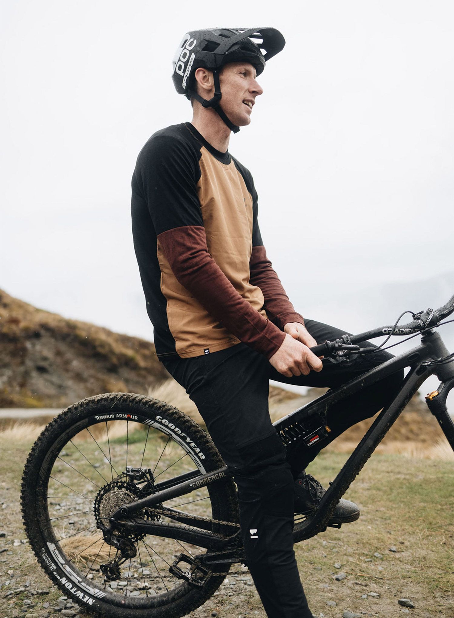 Biciklistička dukserica Mons Royale Tarn Merino Shift Wind Jersey - slow bake