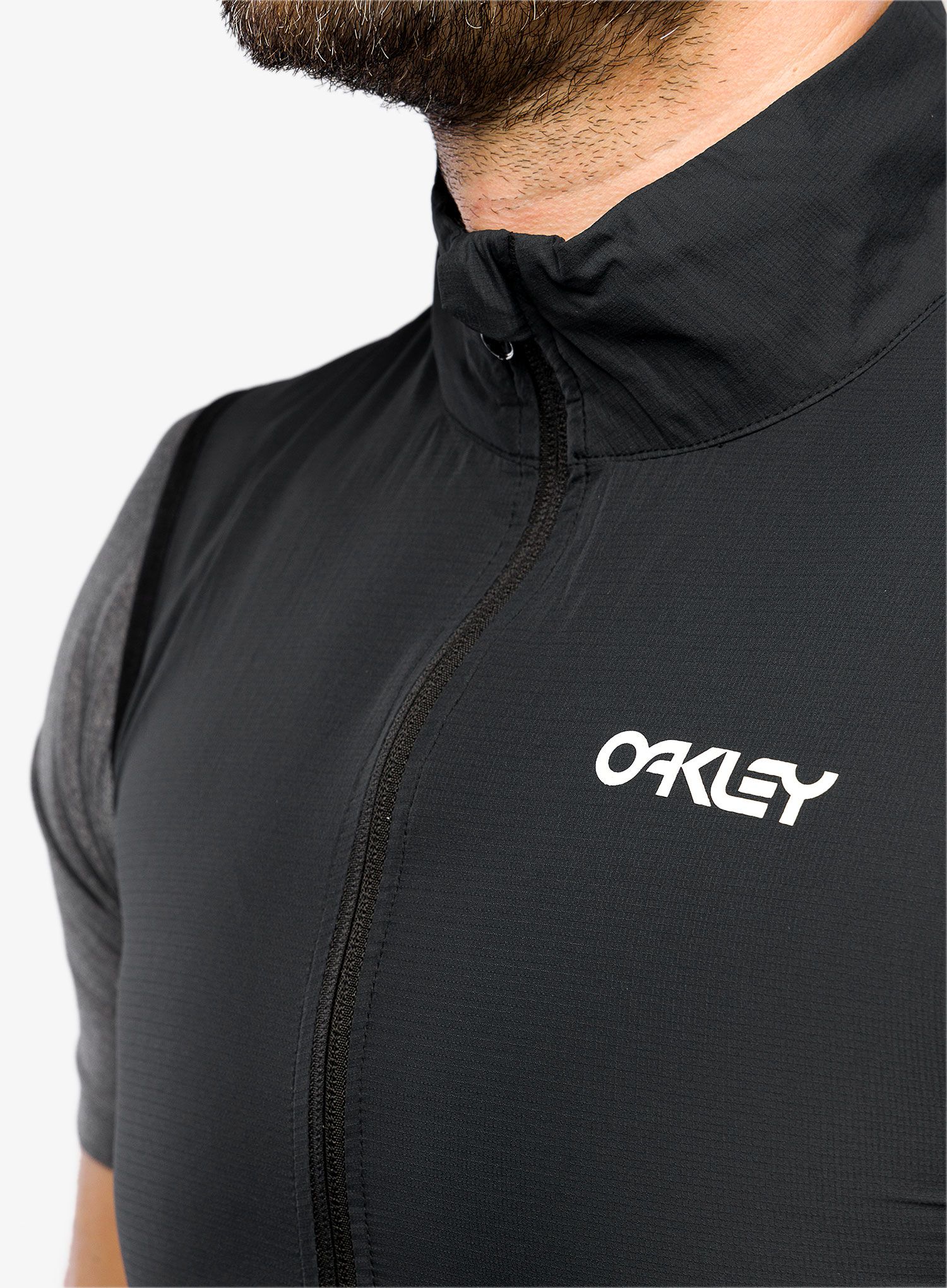 Prsluk Oakley Elements Pkble Vest - blackout