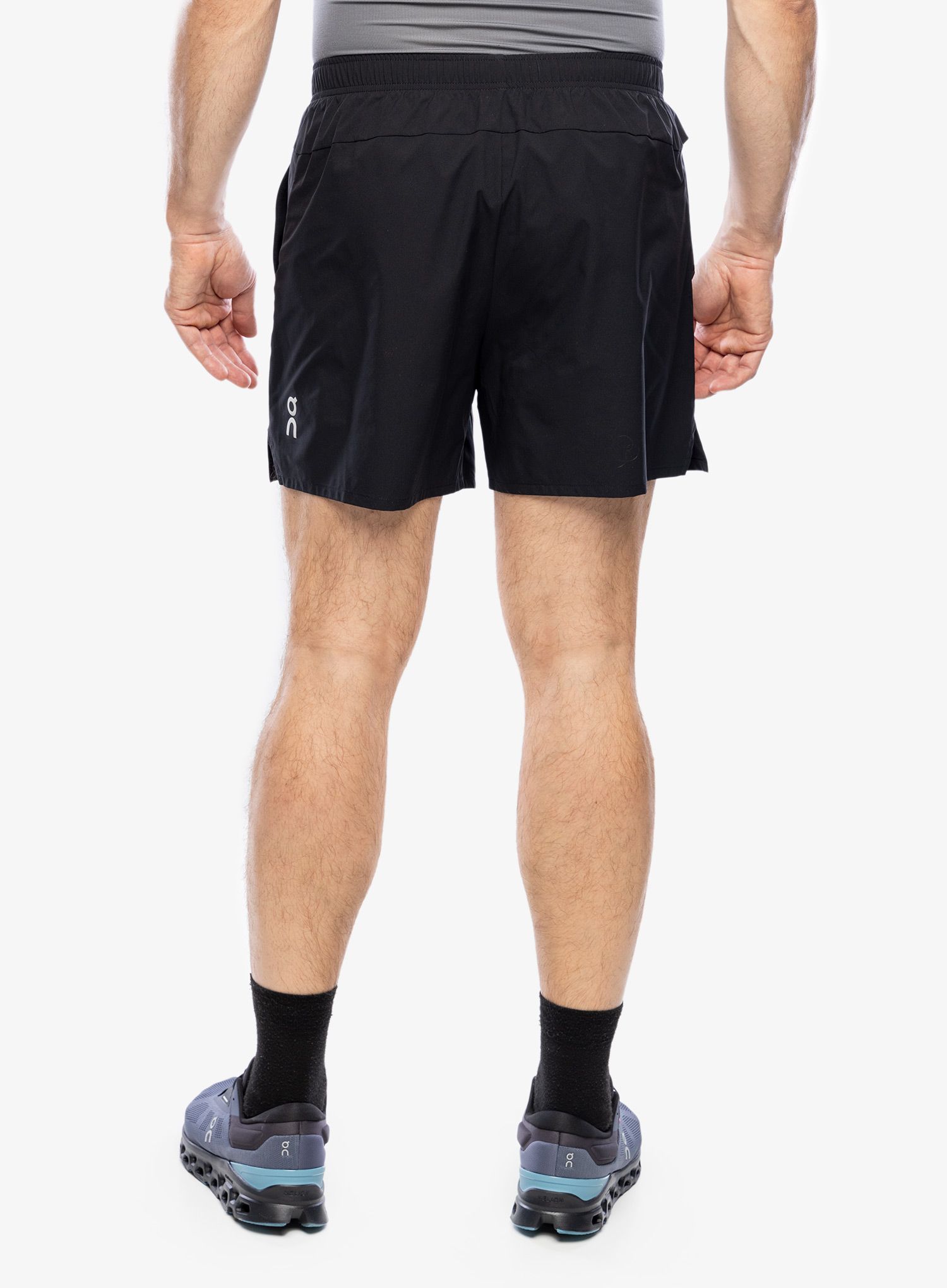 Kratke hlače za trčanje On Essential Shorts - black