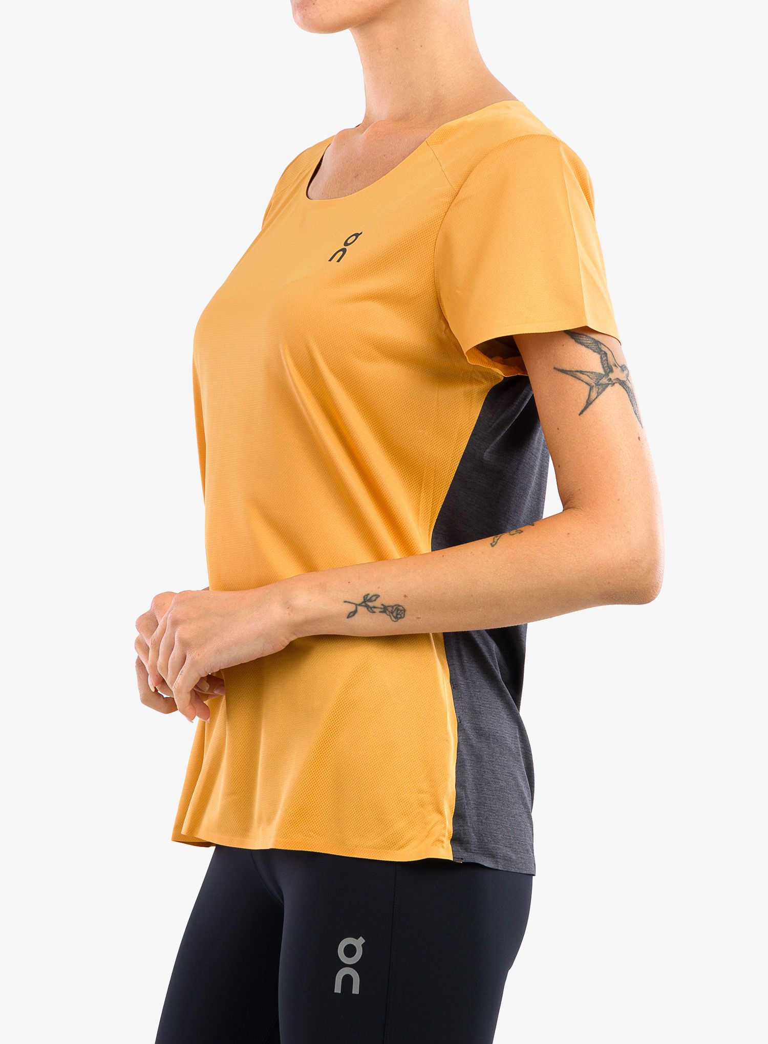 Ženska majica za trčanje On Performance-T - mango/black