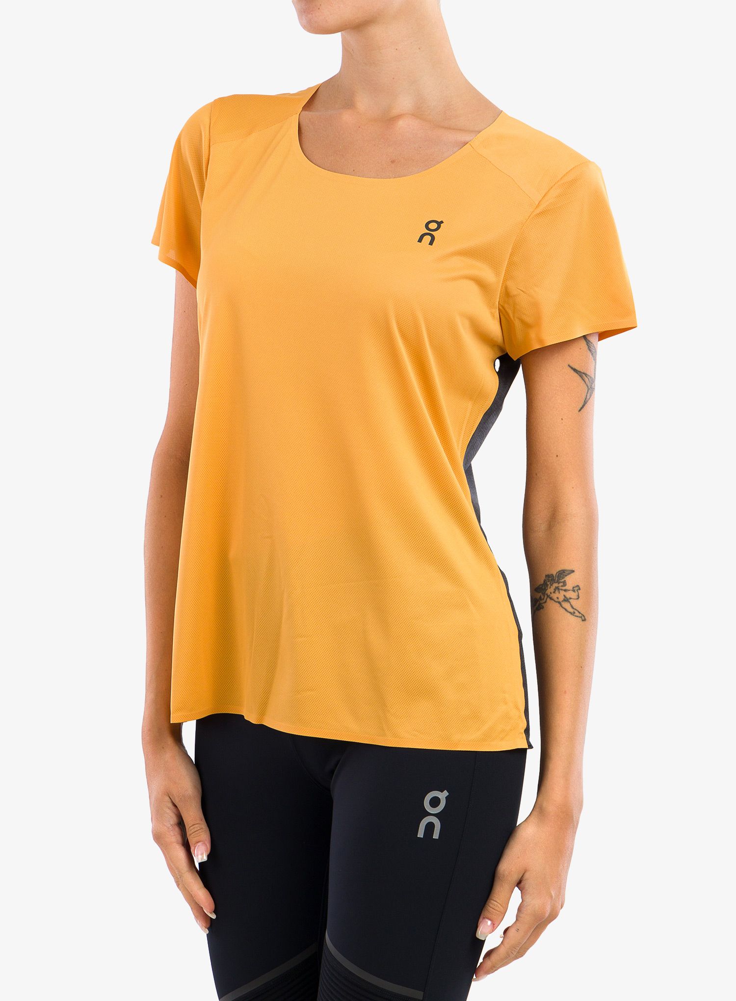 Ženska majica za trčanje On Performance-T - mango/black