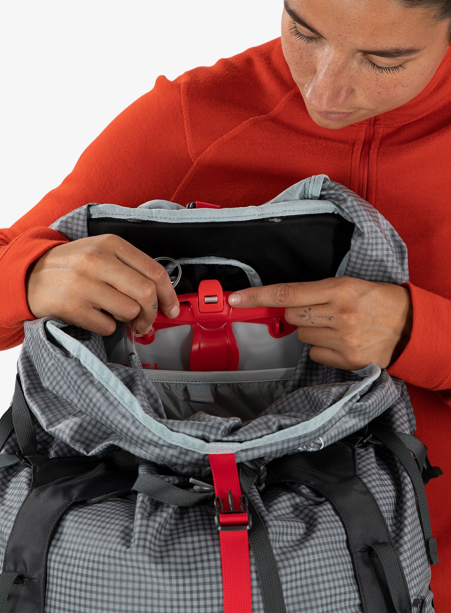 Ženski trekking ruksak Osprey Ariel Pro 75  - silver lining