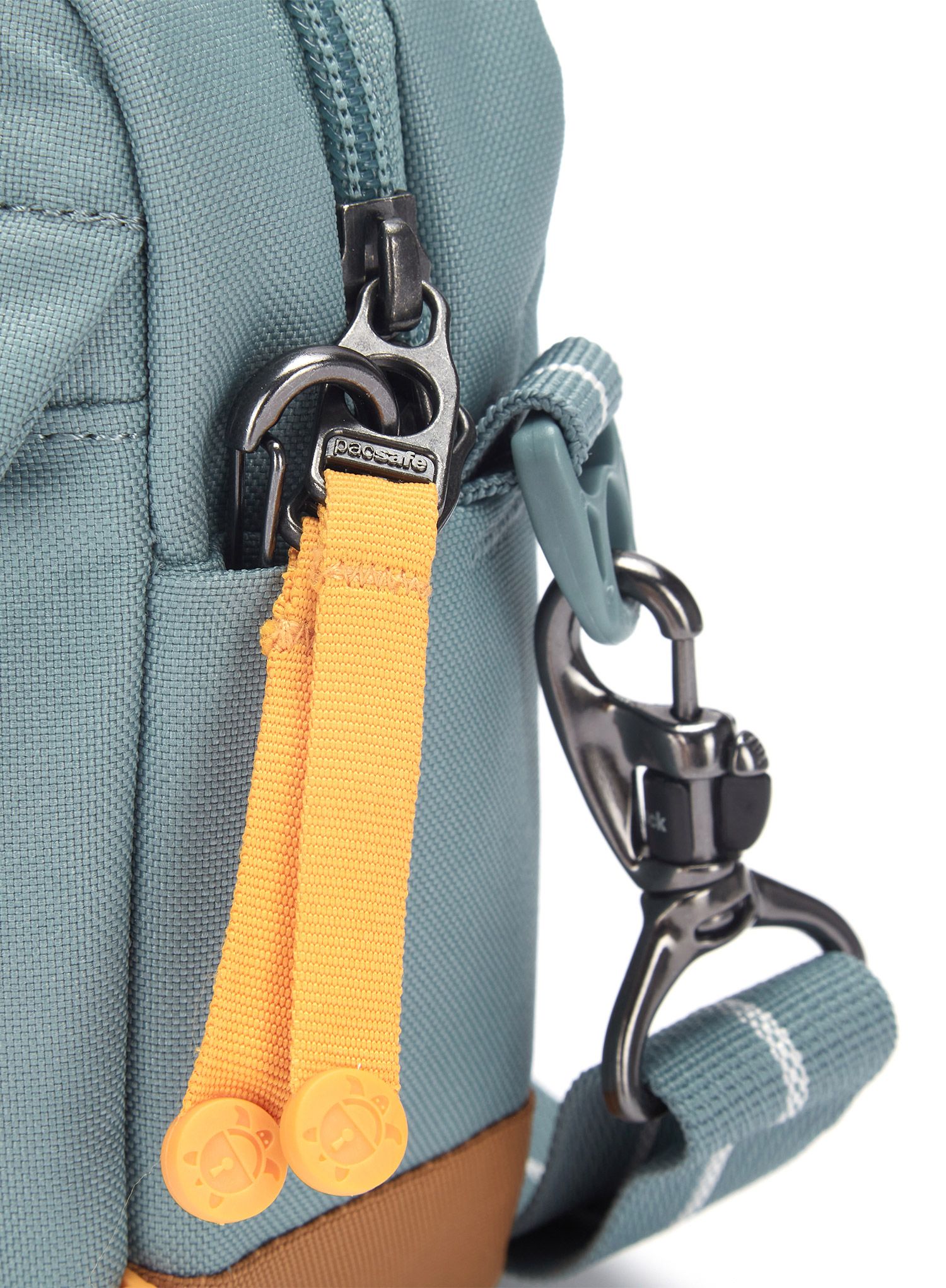 Torbica Pacsafe Go Crossbody - fresh mint