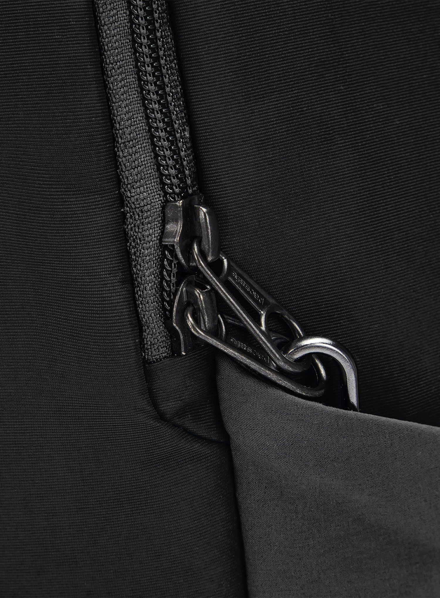 Ruksak za laptop Pacsafe LS450 Backpack - black