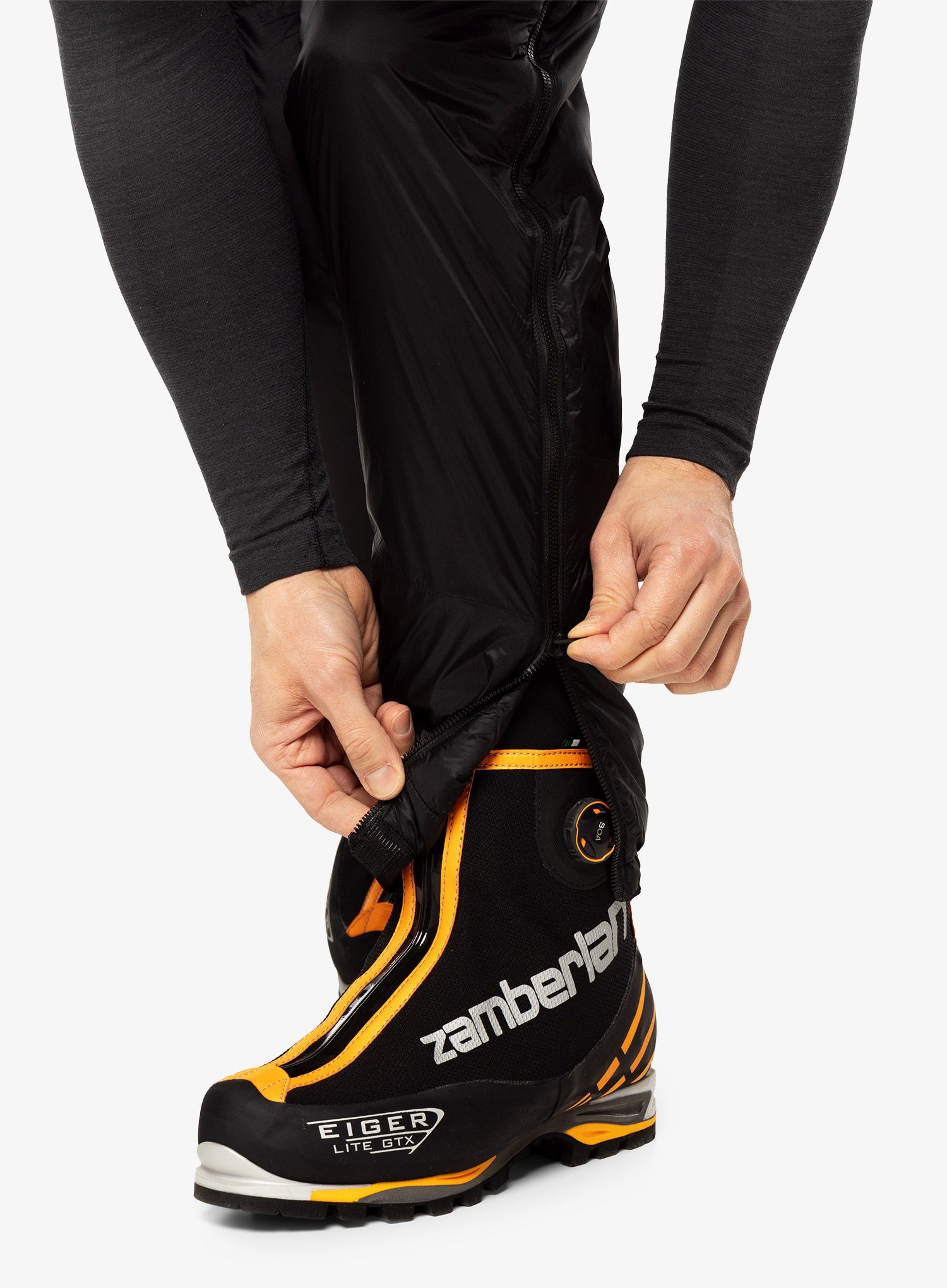 Hlače Patagonia DAS Light Pants - black
