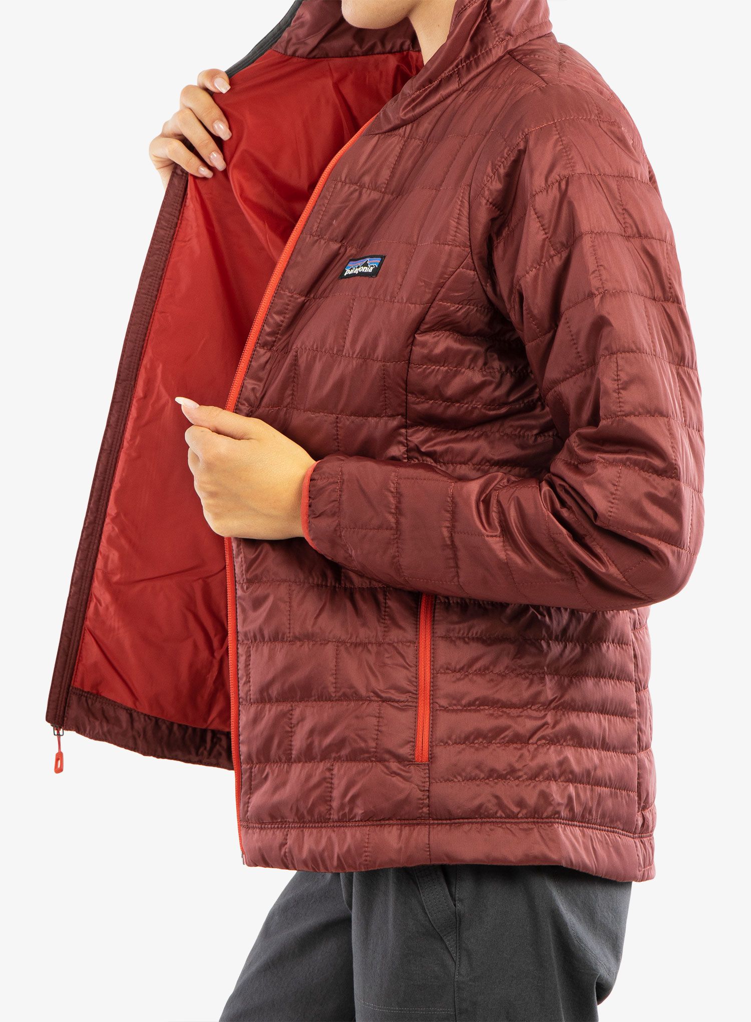Jakna s postavom ženska Patagonia Nano Puff Jacket - sequoia red