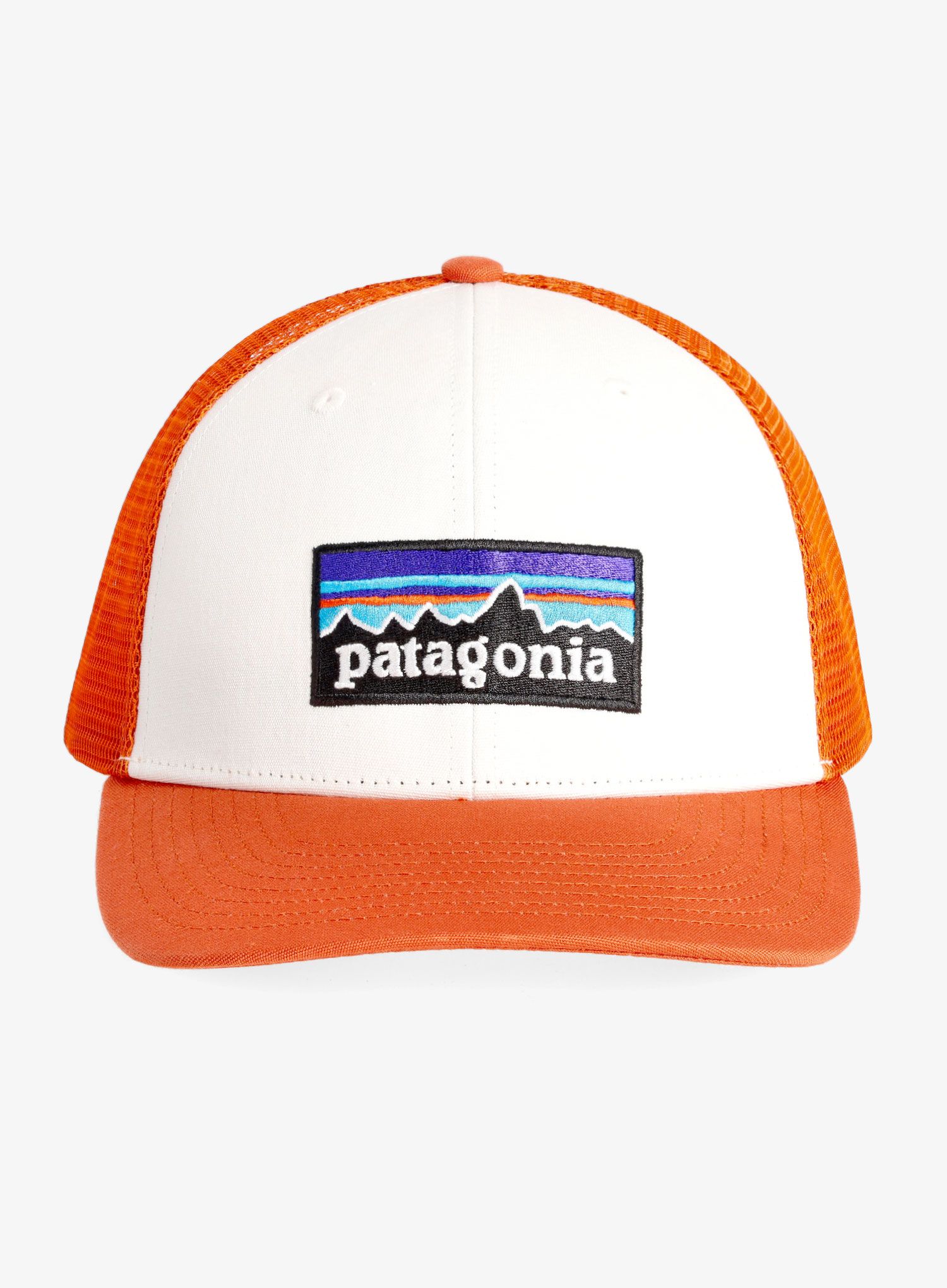 Kačket Patagonia P-6 Logo Trucker Hat - white/redtail rust