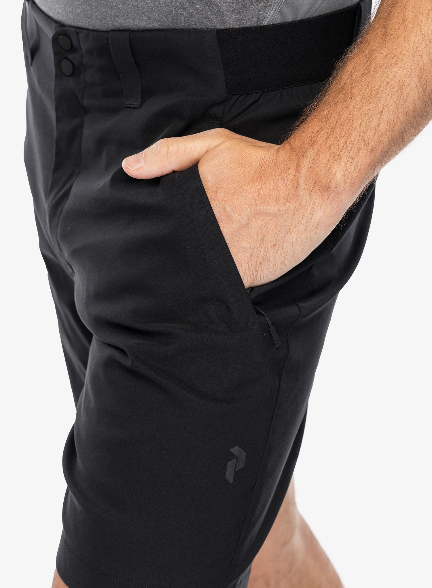 Muške kratke hlače Peak Perfomance Commuter Shorts - black