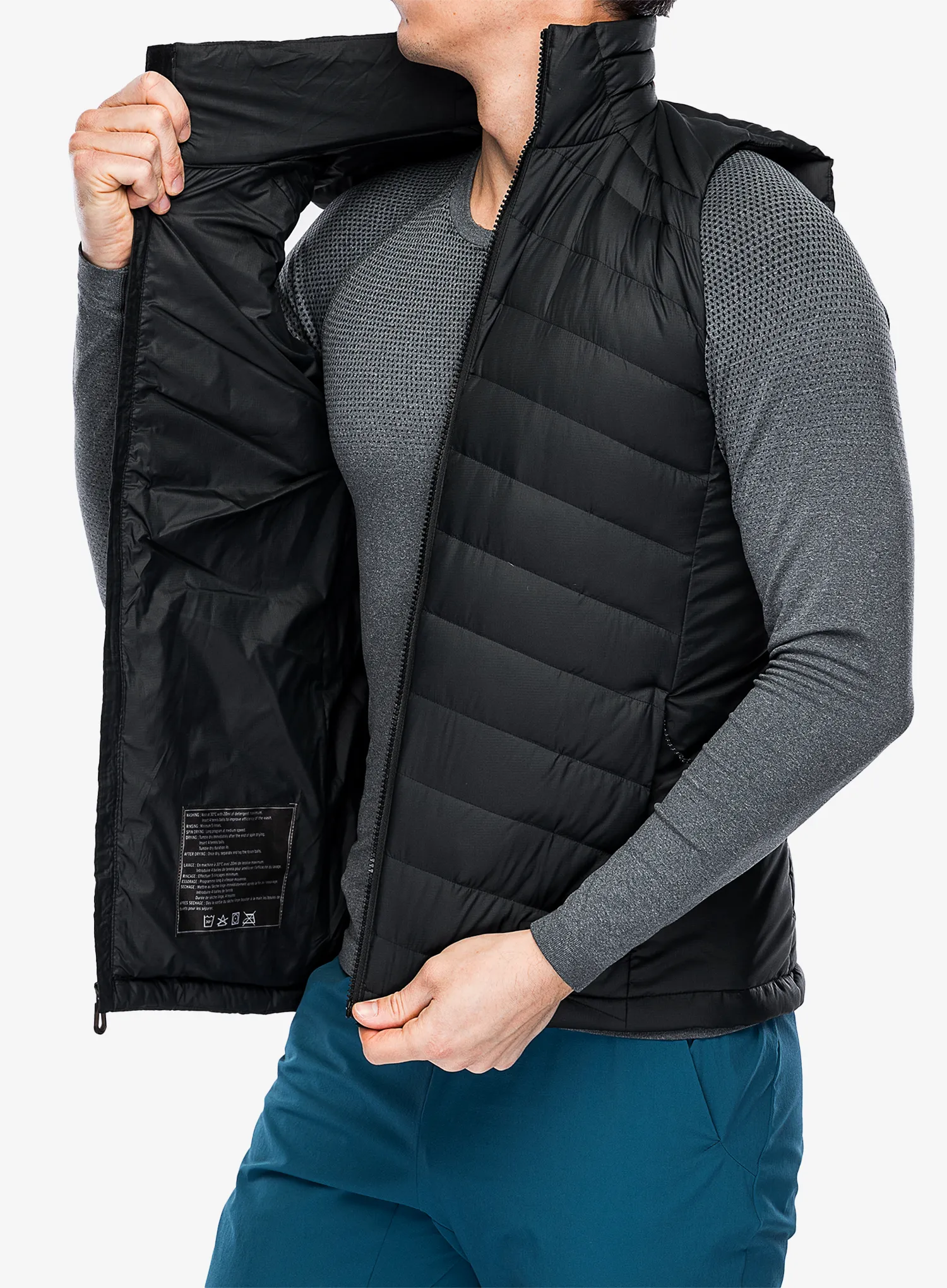 Prsluk Salomon Essential Xwarm Down Vest - black