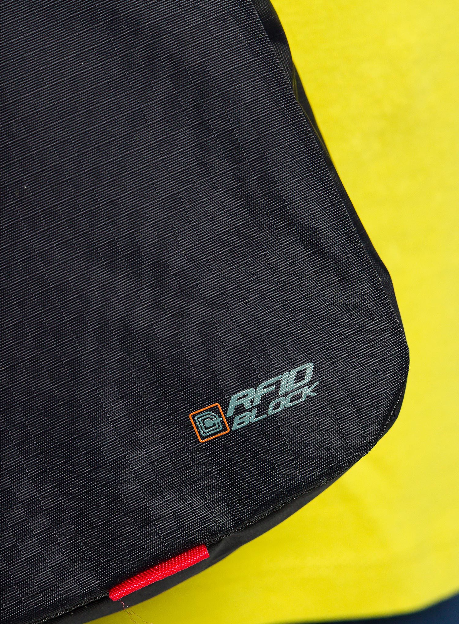 Torbica Tatonka Check In RFID B - black