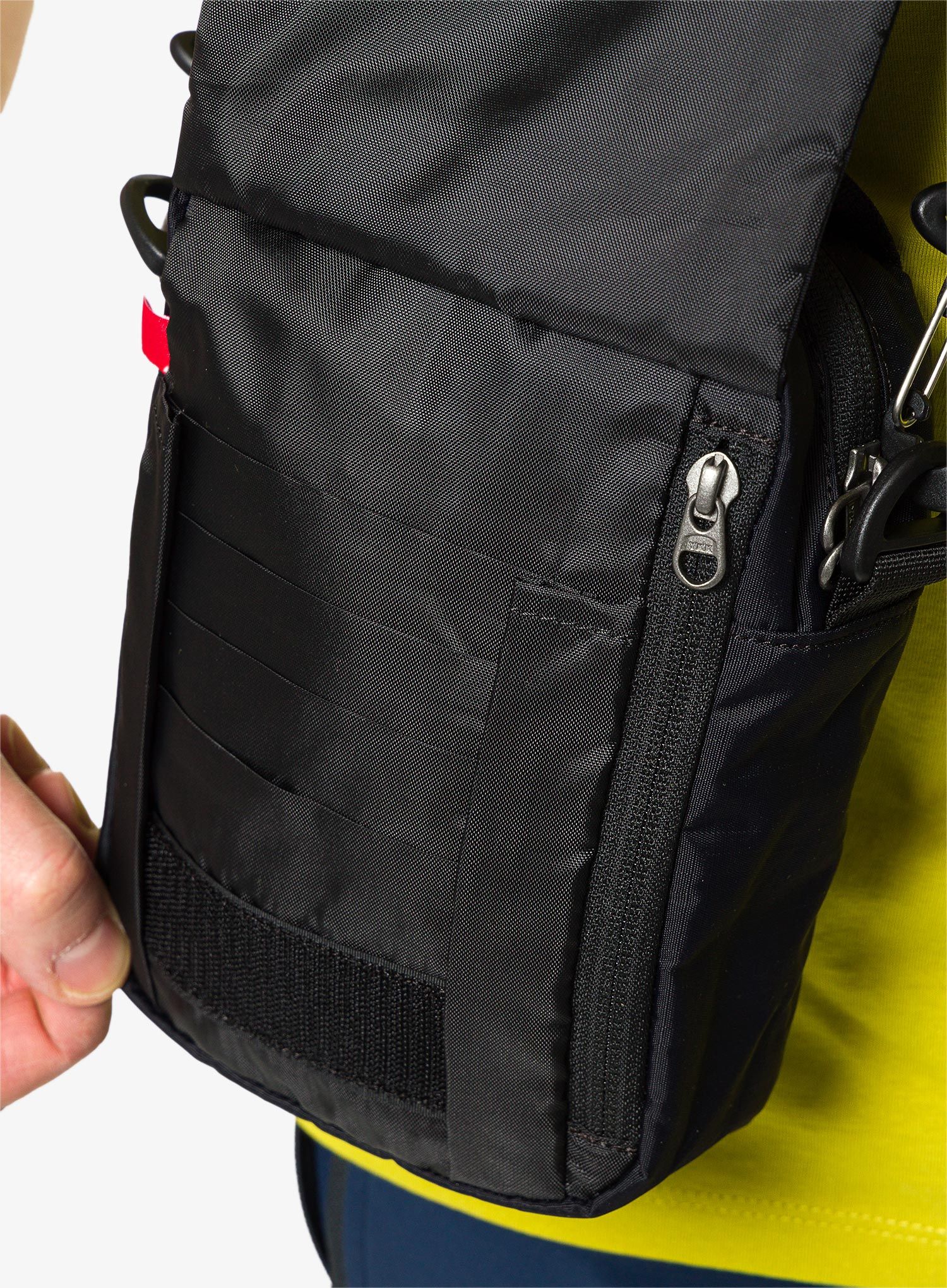 Torbica Tatonka Check In RFID B - black