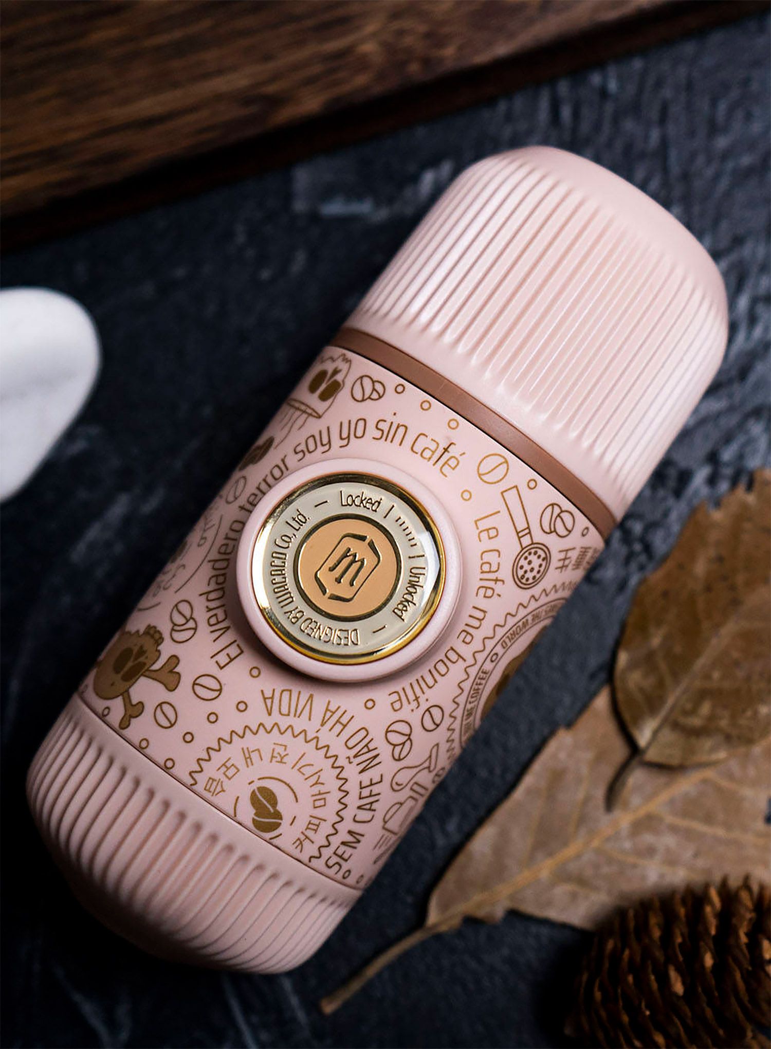 Aparat za kavu Wacaco Nanopresso Dark Souls - pink