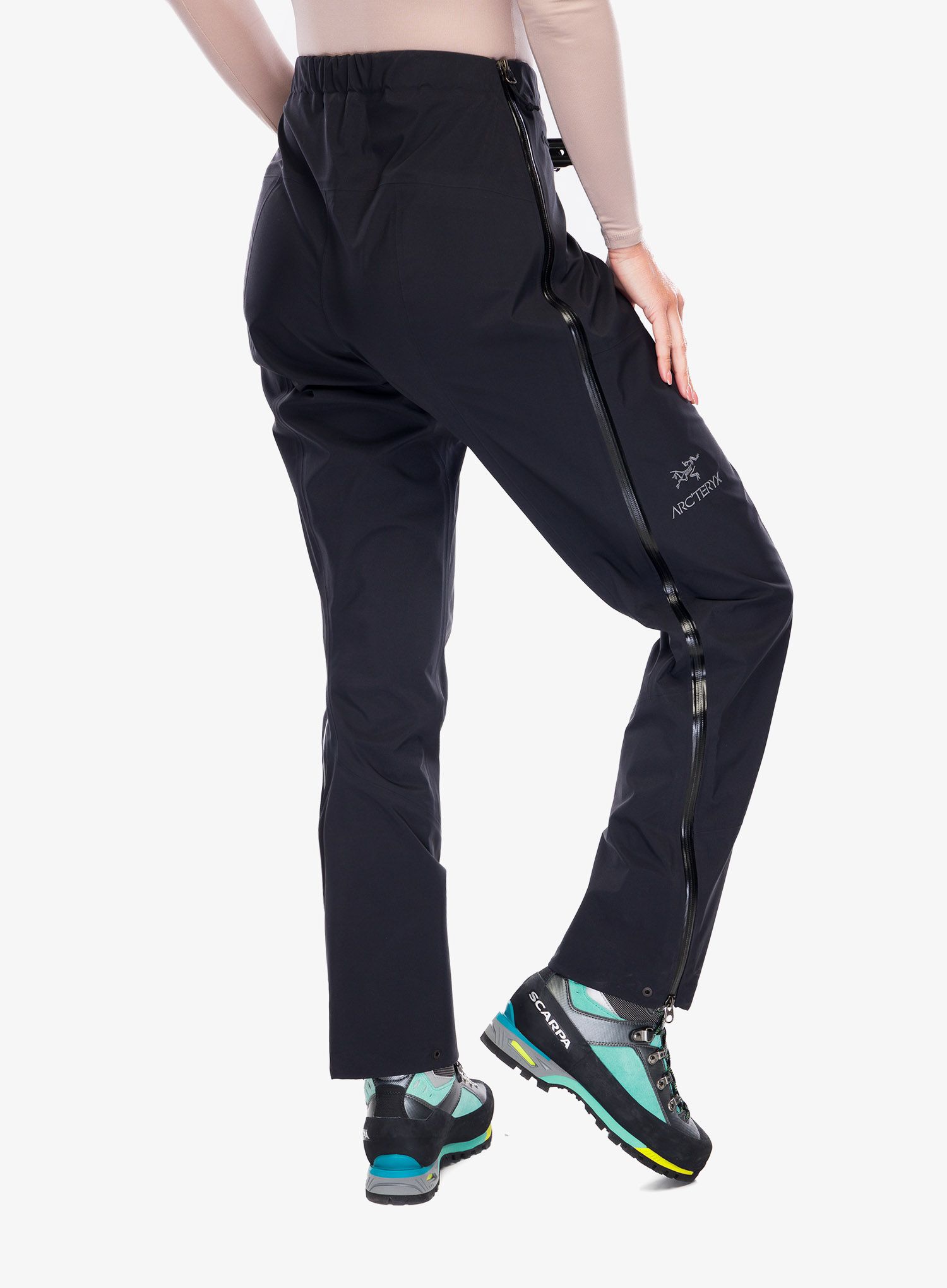 Ženske GORE-TEX hlače Arcteryx Beta Pant Regular - black