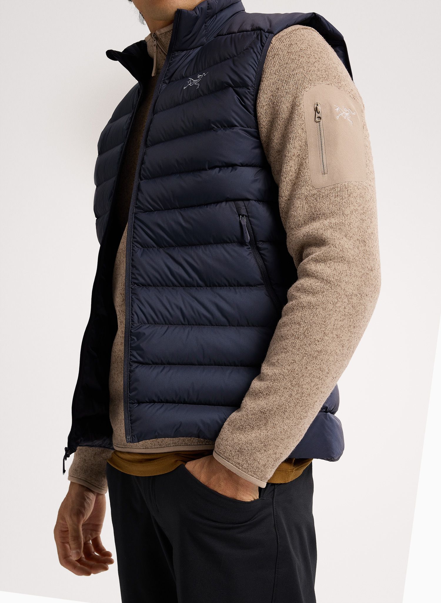Perjani prsluk Arcteryx Cerium Vest - black sapphire