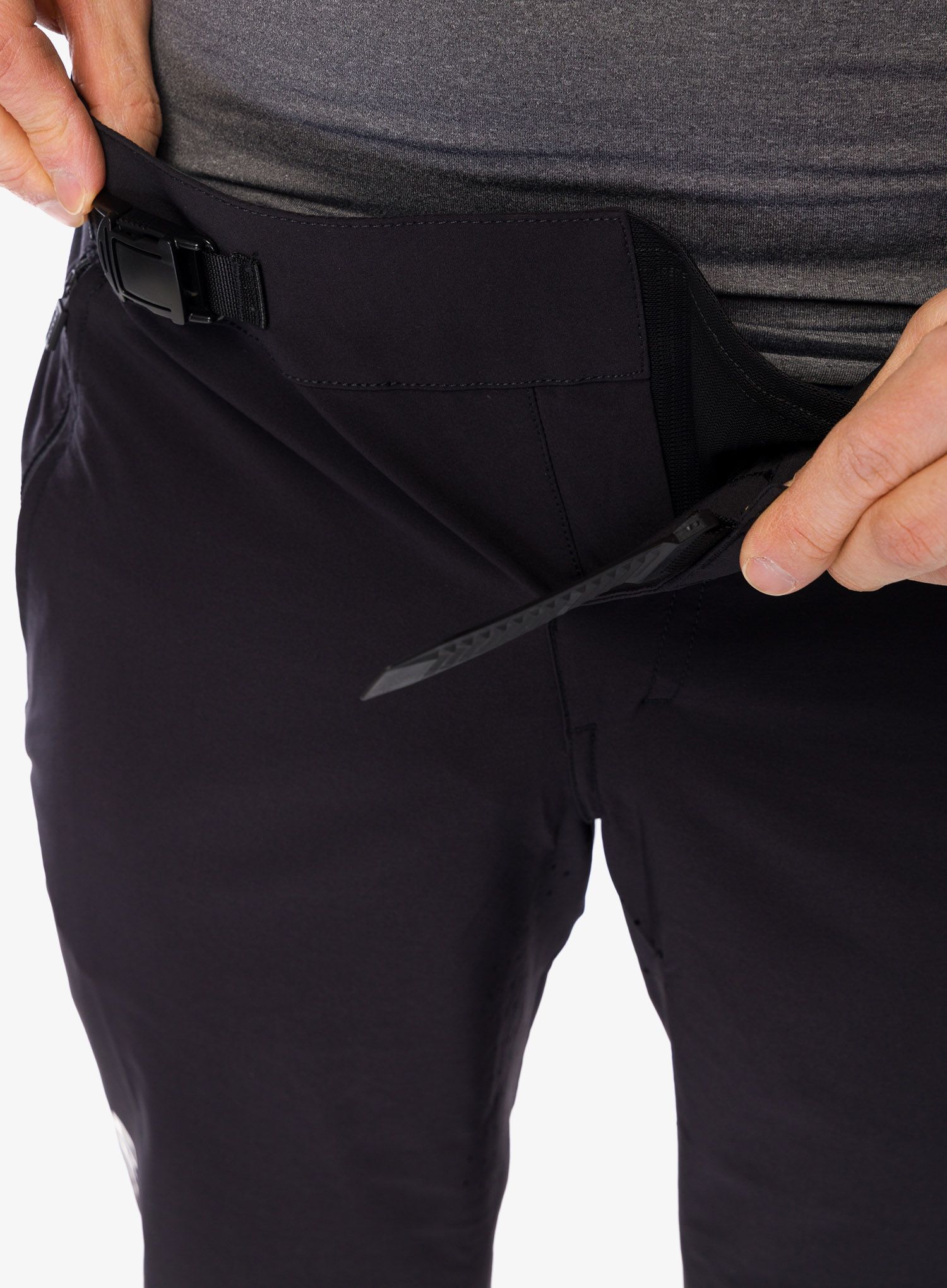 Biciklističke kratke hlače ION Tech Logo Shorts - black
