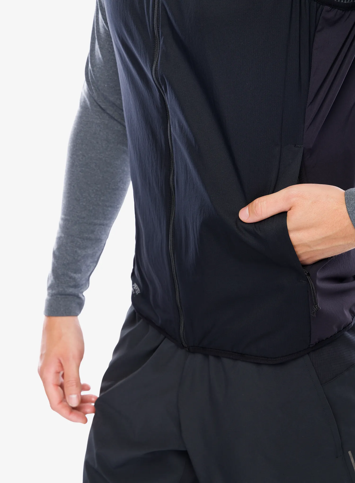 Prsluk Inov-8 Performance Hybrid Gilet - black