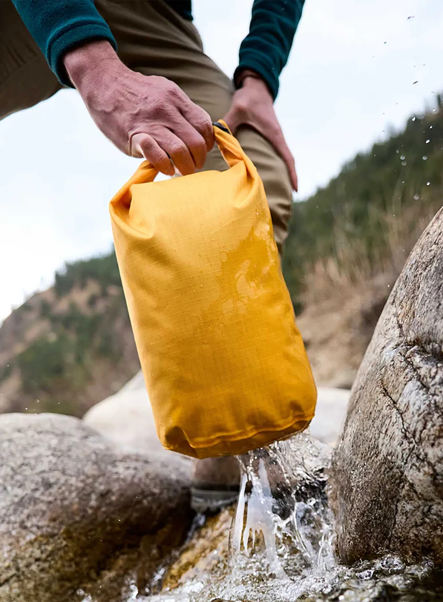 Transportna vreća Lifeventure Storm Dry Bag 5 L - yellow
