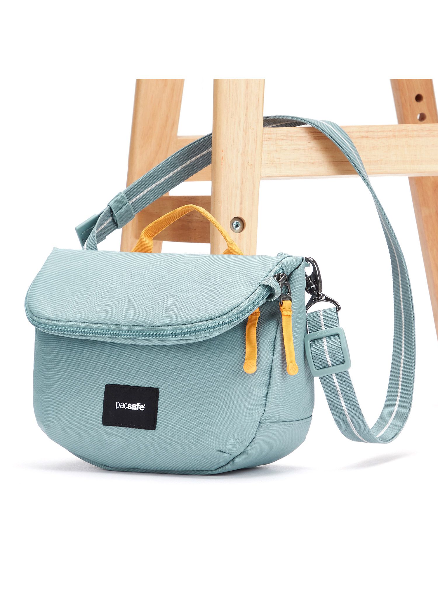 Torbica Pacsafe Go Saddle Crossbody - fresh mint