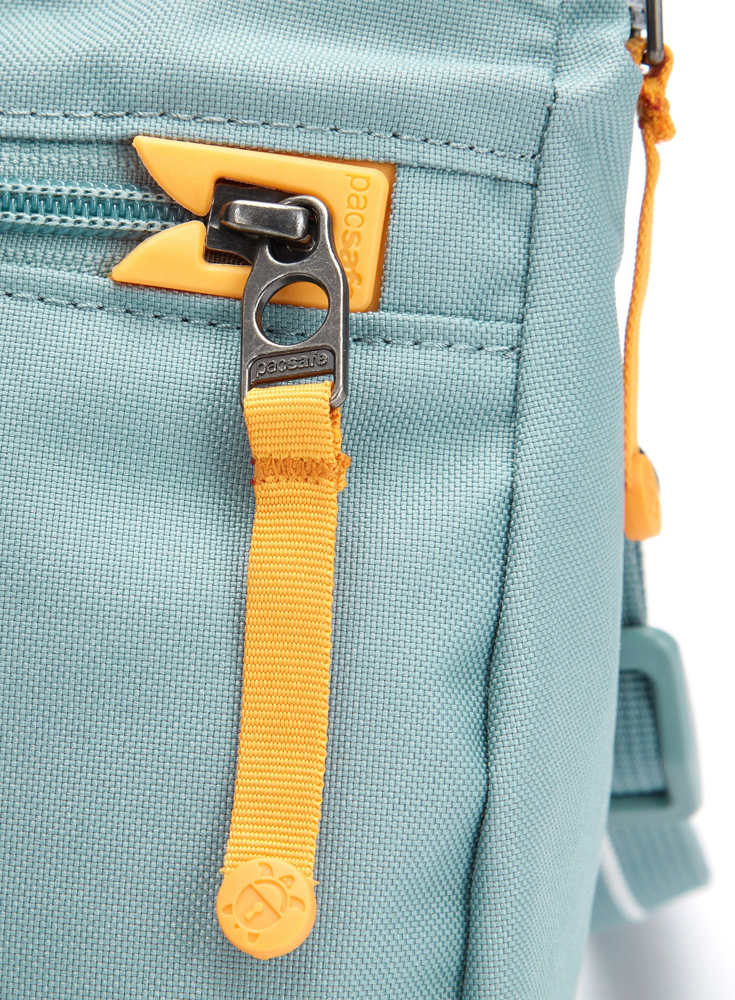 Torbica Pacsafe Go Saddle Crossbody - fresh mint