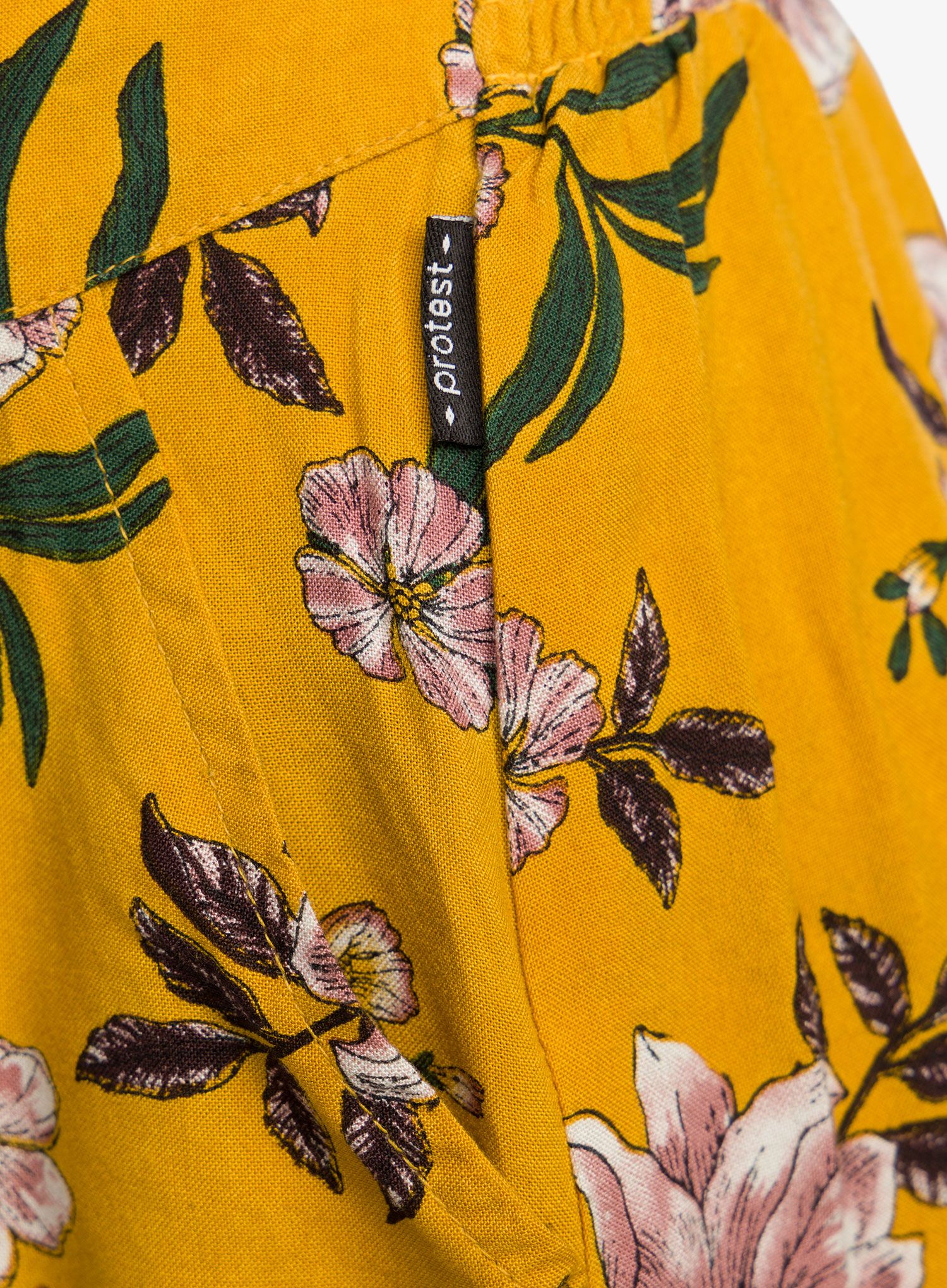 Ženske kratke hlače Protest Prtmahi Shorts - tumeric yellow