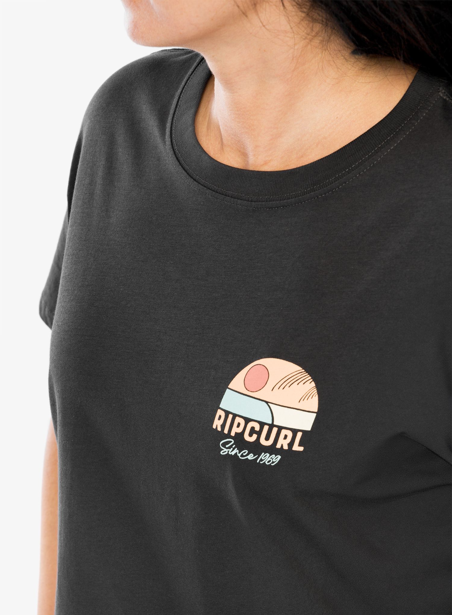 Ženska majica s tiskom Rip Curl Line Up Relaxed Tee - washed black