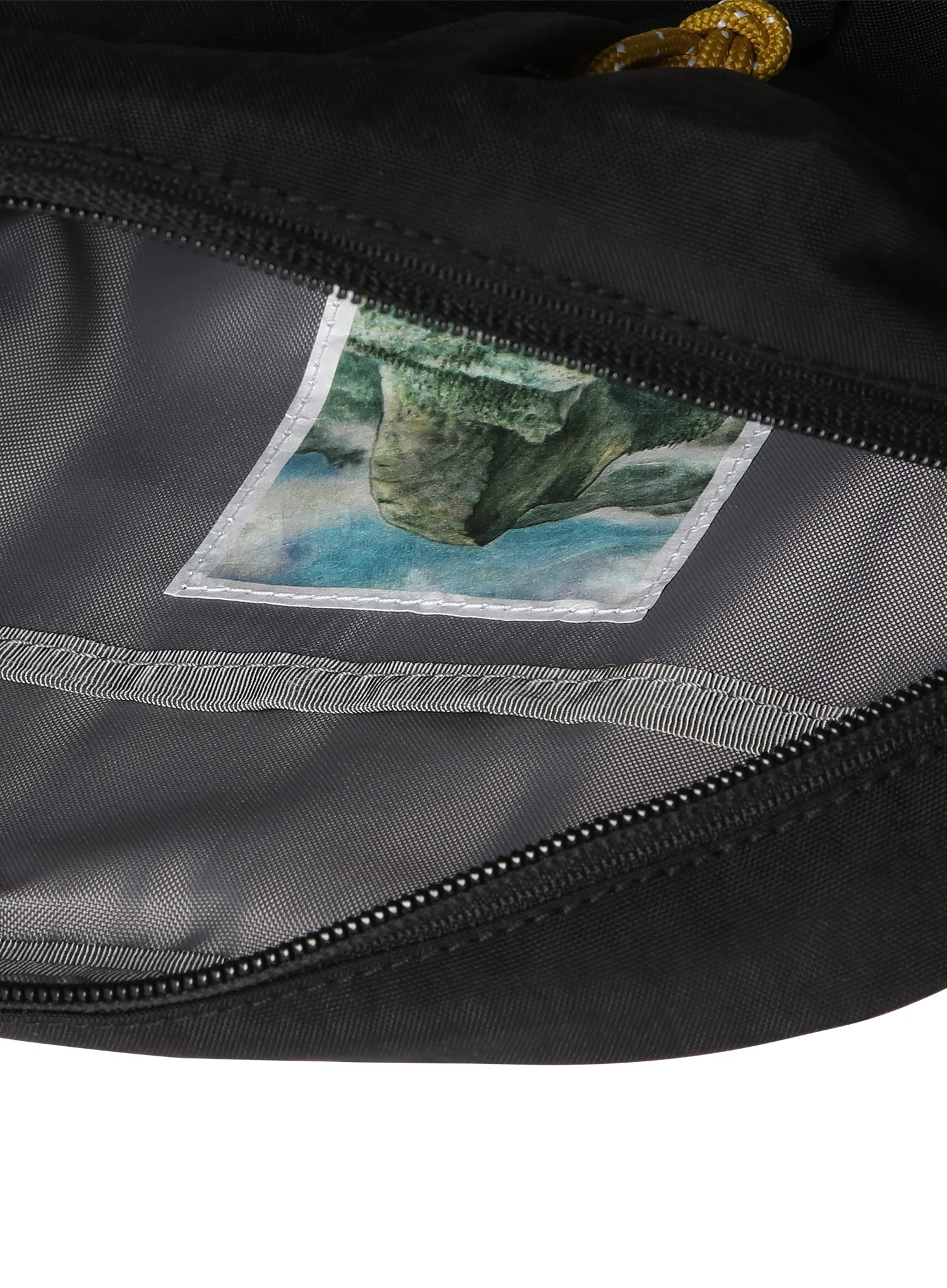 Urbana torba The North Face Berkeley Crossbody - tnf black/mineral gold