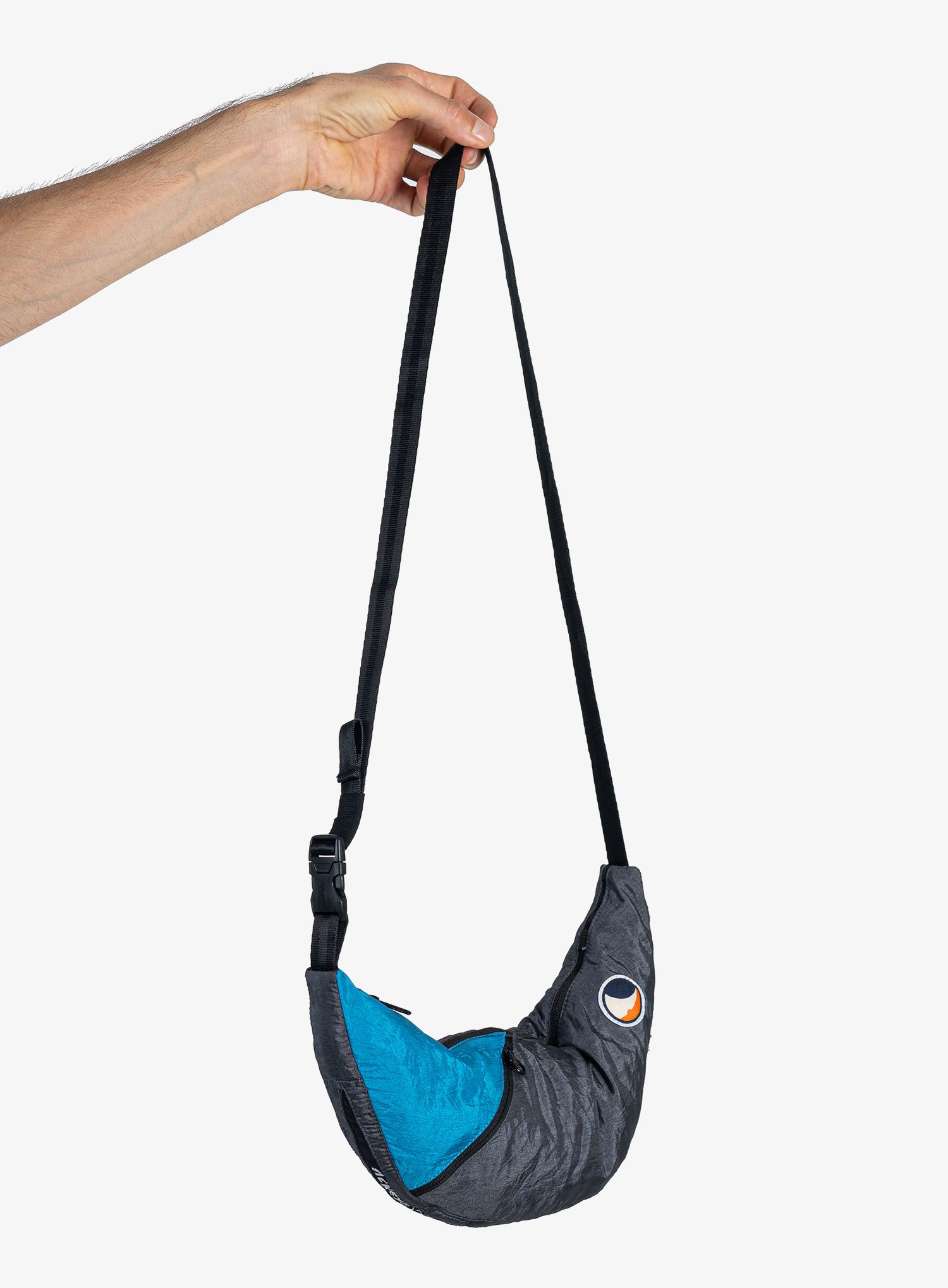 Torba Ticket To The Moon Upcycled Sling Bag - dark grey/aqua
