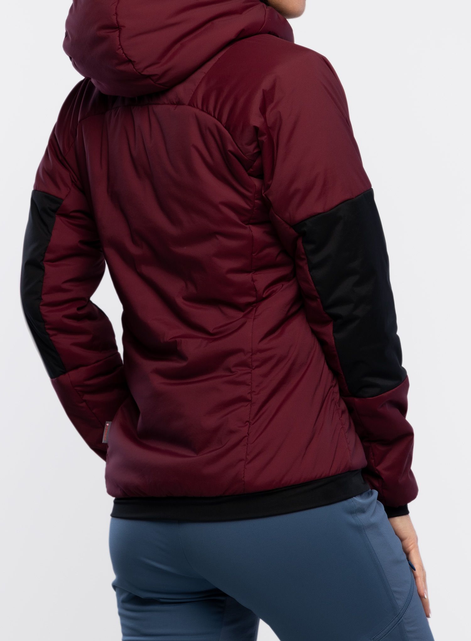 Jakna s postavom ženska adidas TERREX Techrock Stretch PrimaLoft Hooded Jkt - shadow red/black