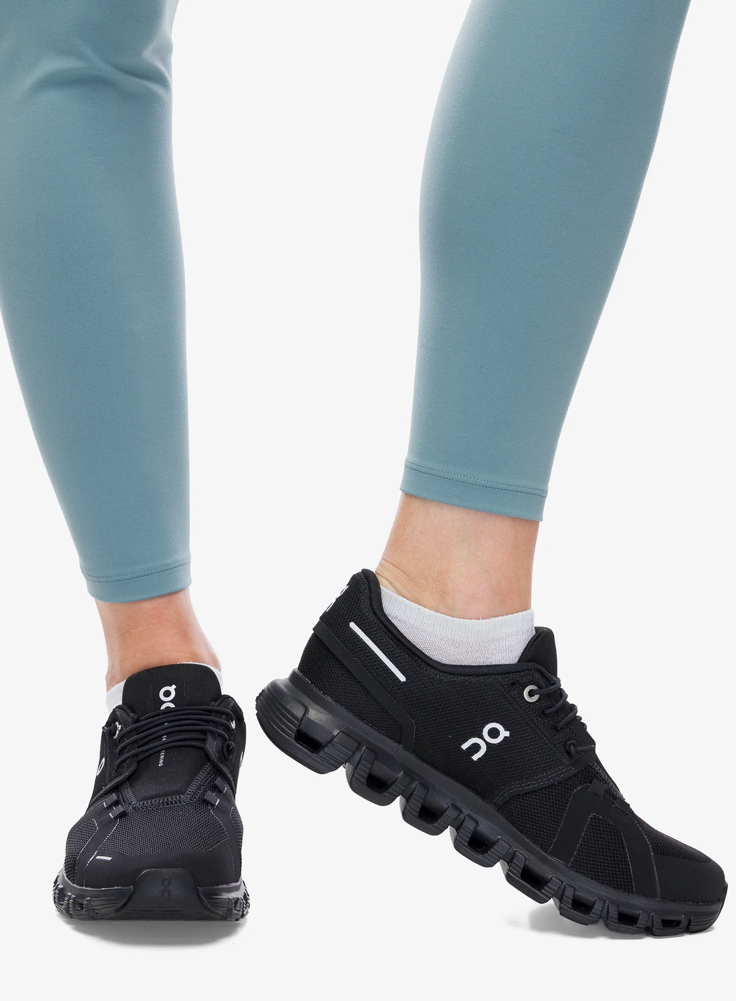 Ženske cipele On Cloud 6 - black/black/black
