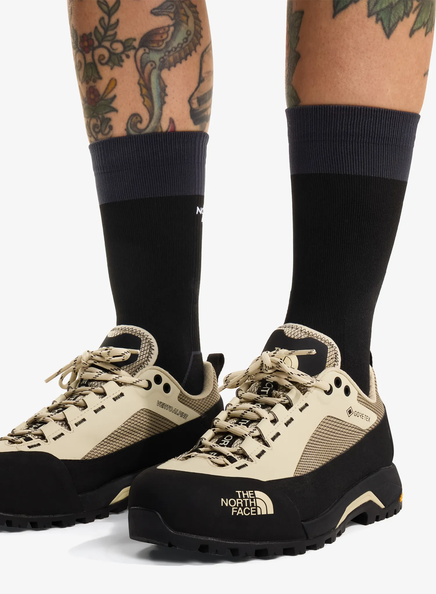 Ženske pristupne cipele The North Face Verto Alpine GORE-TEX - desert stone/tnf black