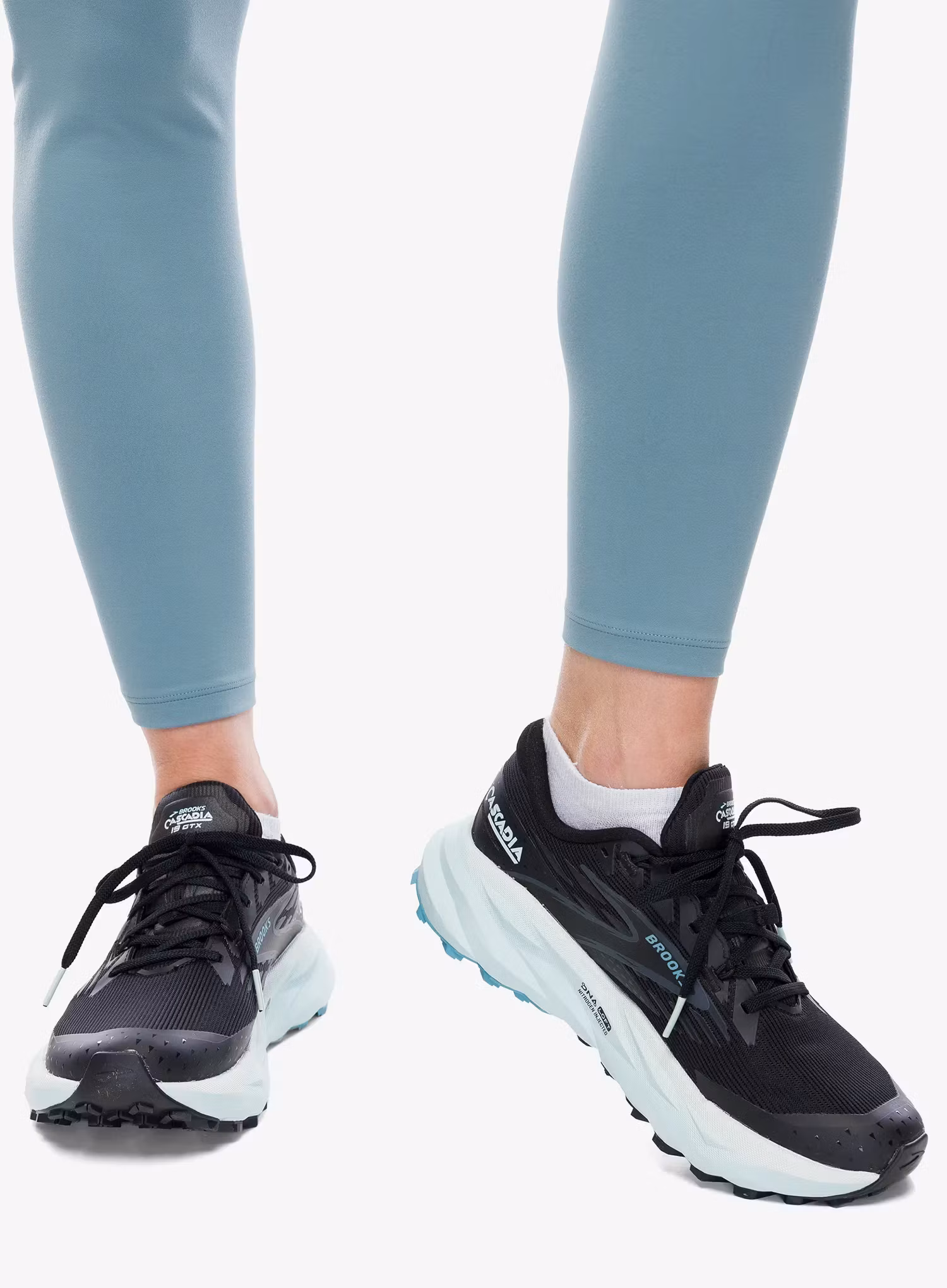 Ženske trail tenisice Brooks Cascadia 19 GTX - black/ebony/blue flower